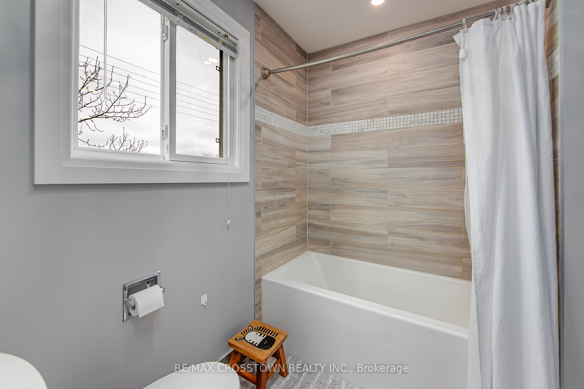Photo 28 of 9 Patterson Place, Barrie, Ardagh — HOMEH