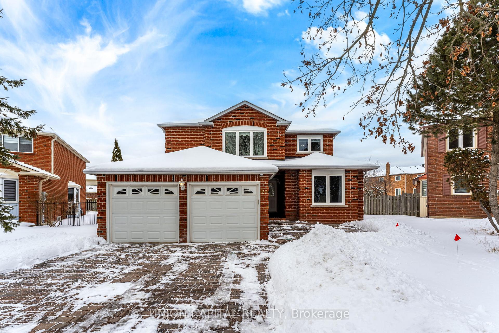 Photo 3 of 21 Bauer Crescent, Markham, Unionville — HOMEH