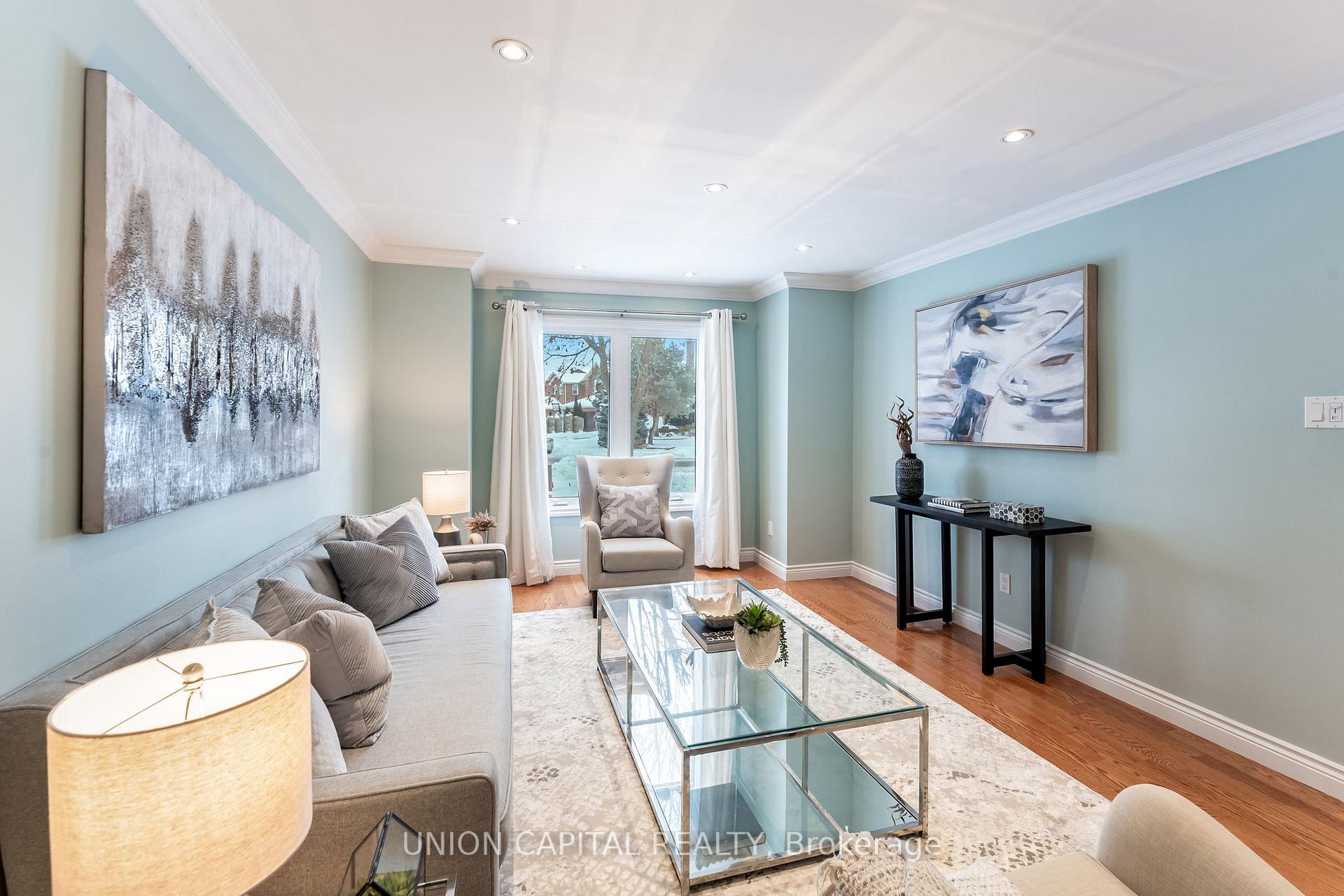Photo 6 of 21 Bauer Crescent, Markham, Unionville — HOMEH