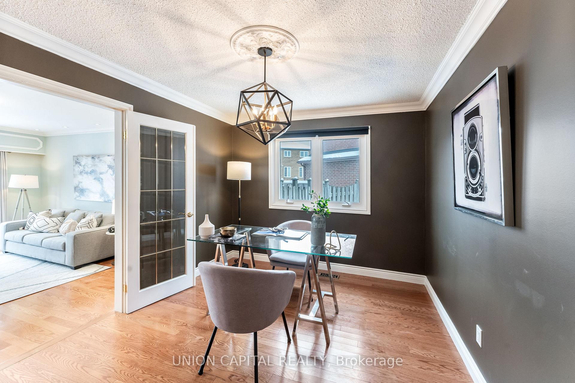 Photo 4 of 21 Bauer Crescent, Markham, Unionville — HOMEH