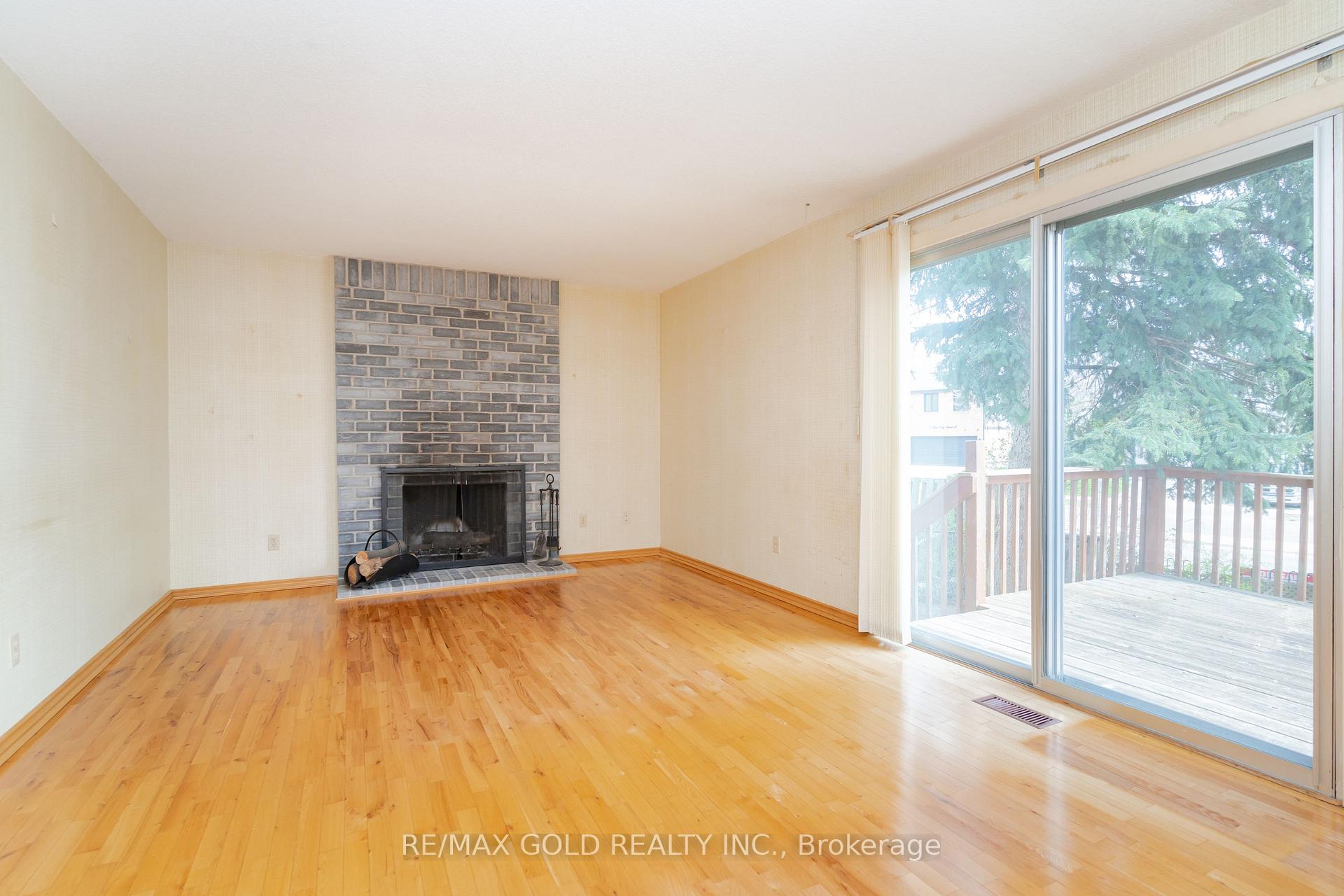 Photo 14 of 76 Mayfair Crescent, Brampton, Central Park — HOMEH