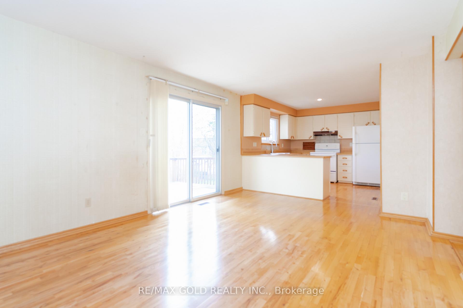 Photo 18 of 76 Mayfair Crescent, Brampton, Central Park — HOMEH