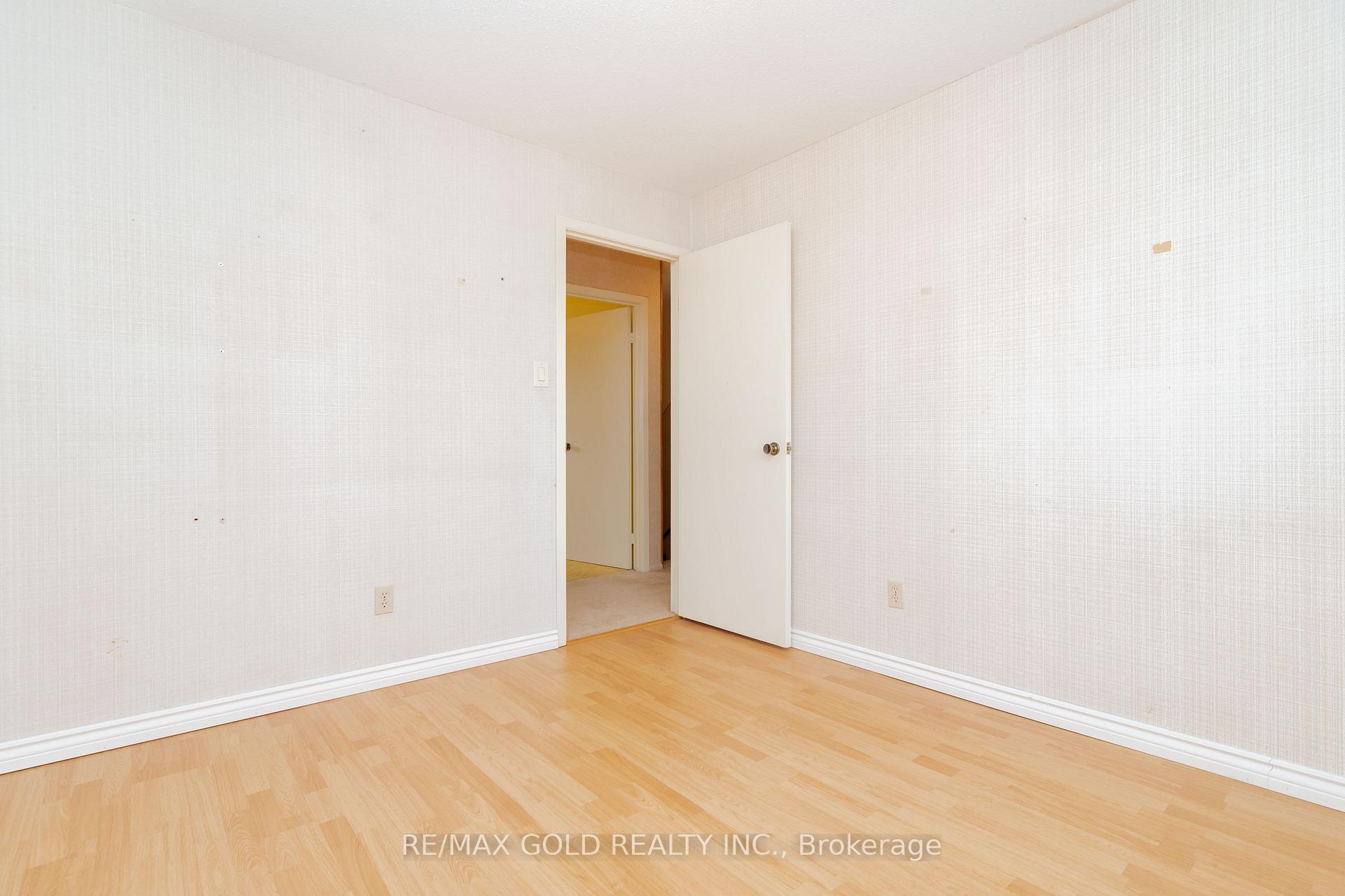 Photo 26 of 76 Mayfair Crescent, Brampton, Central Park — HOMEH