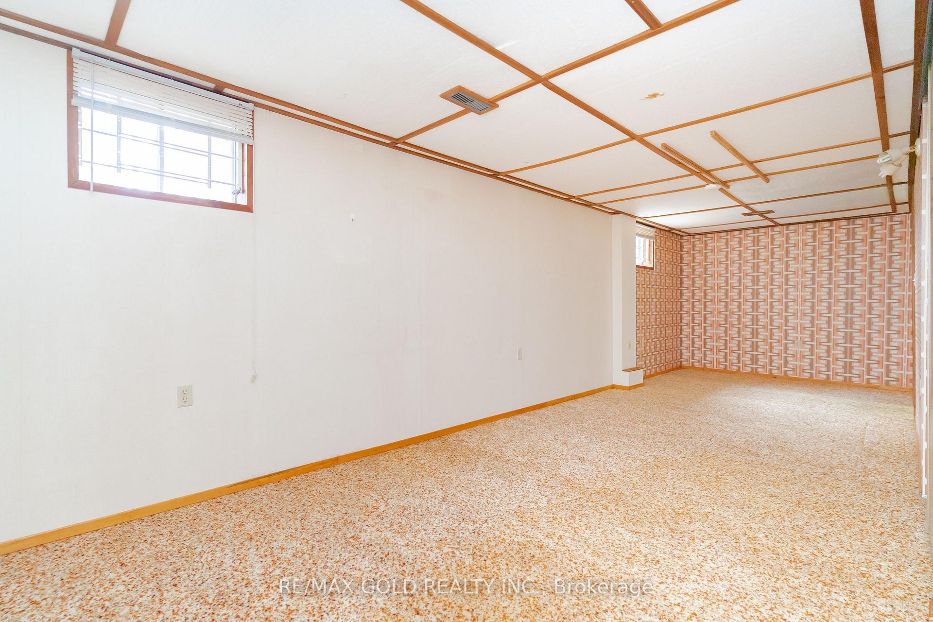 Photo 31 of 76 Mayfair Crescent, Brampton, Central Park — HOMEH