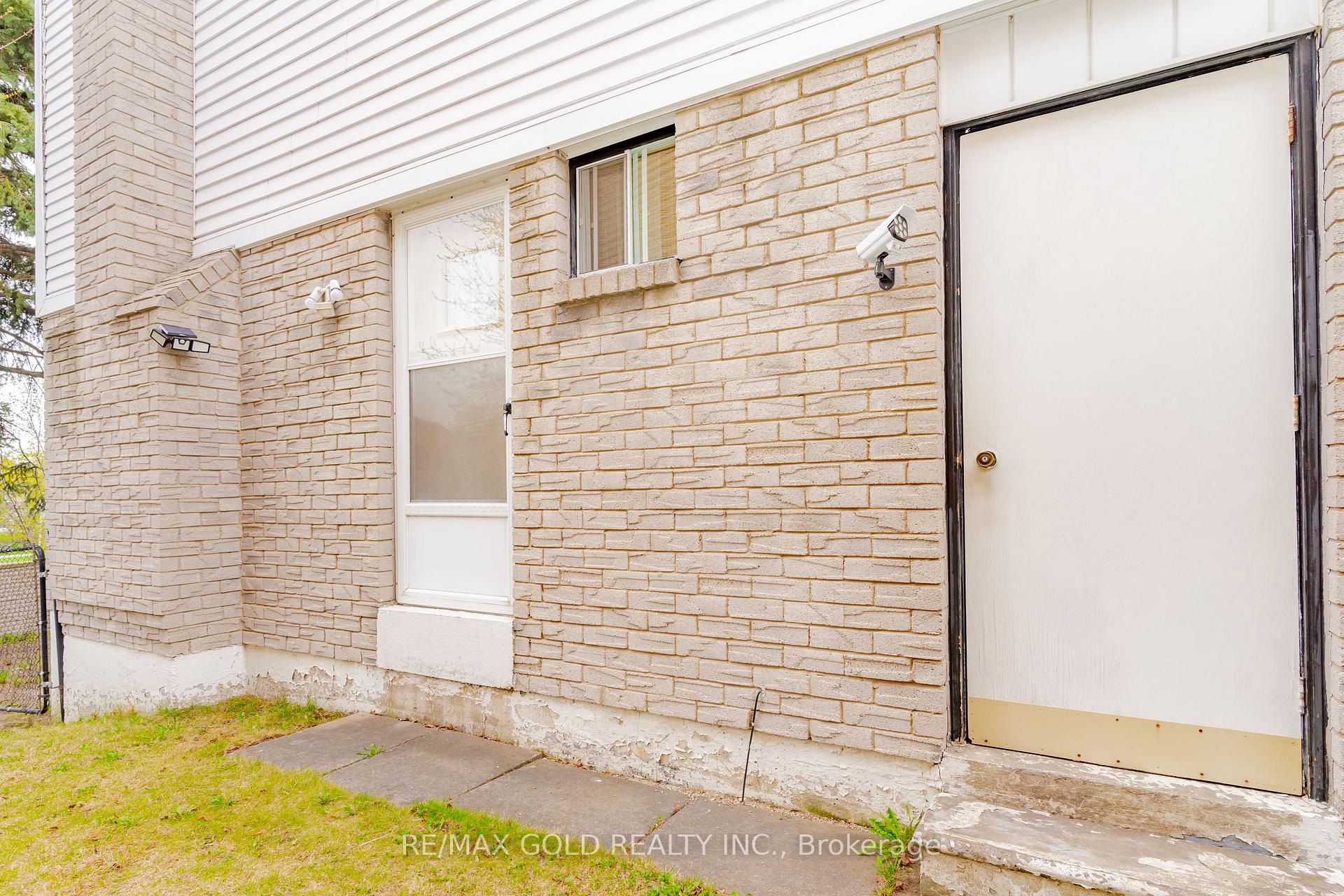 Photo 39 of 76 Mayfair Crescent, Brampton, Central Park — HOMEH