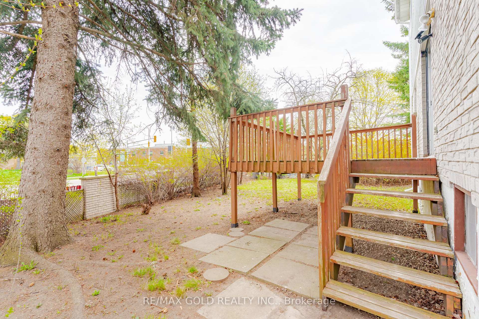 Photo 38 of 76 Mayfair Crescent, Brampton, Central Park — HOMEH