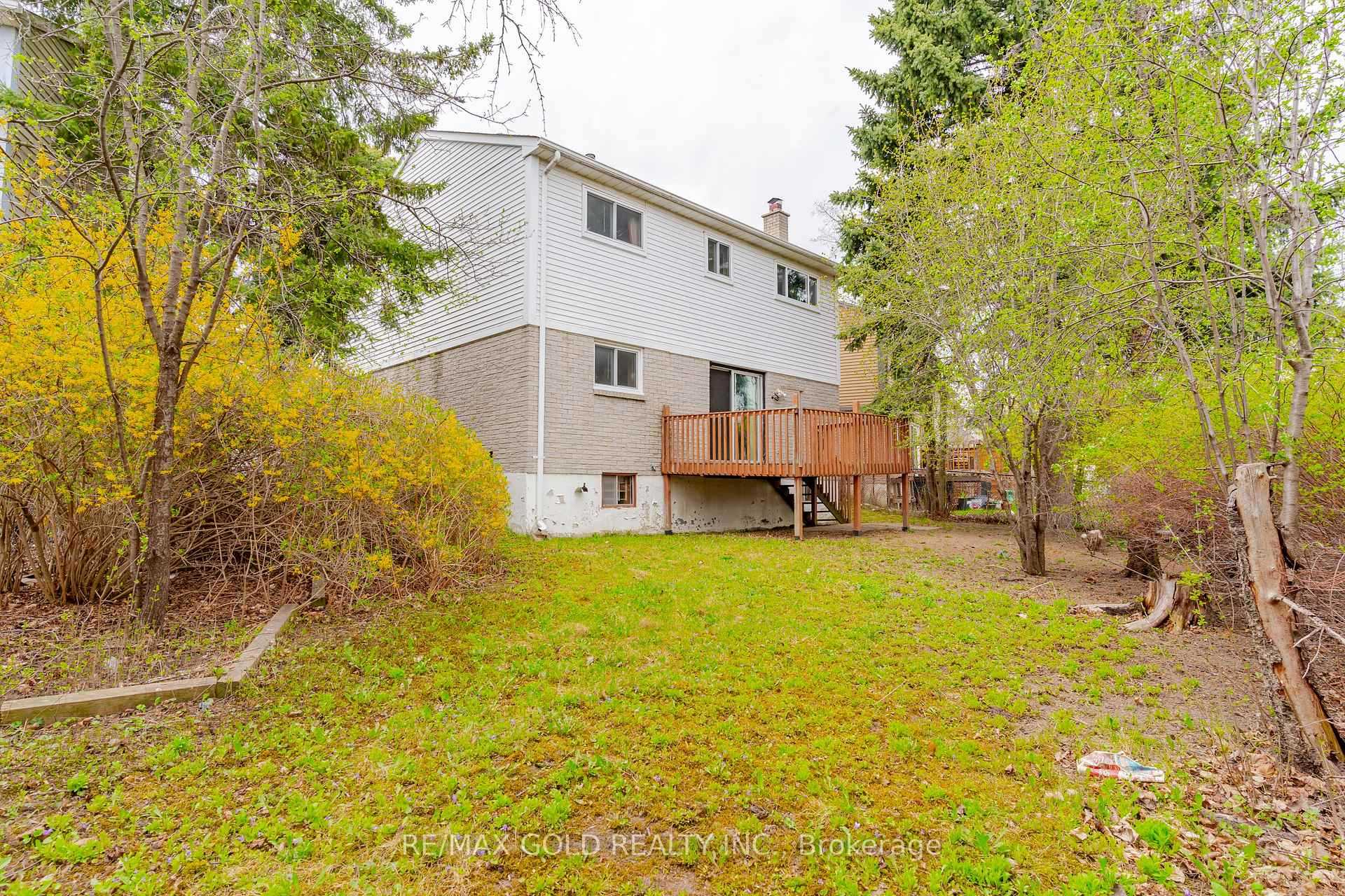 Photo 36 of 76 Mayfair Crescent, Brampton, Central Park — HOMEH