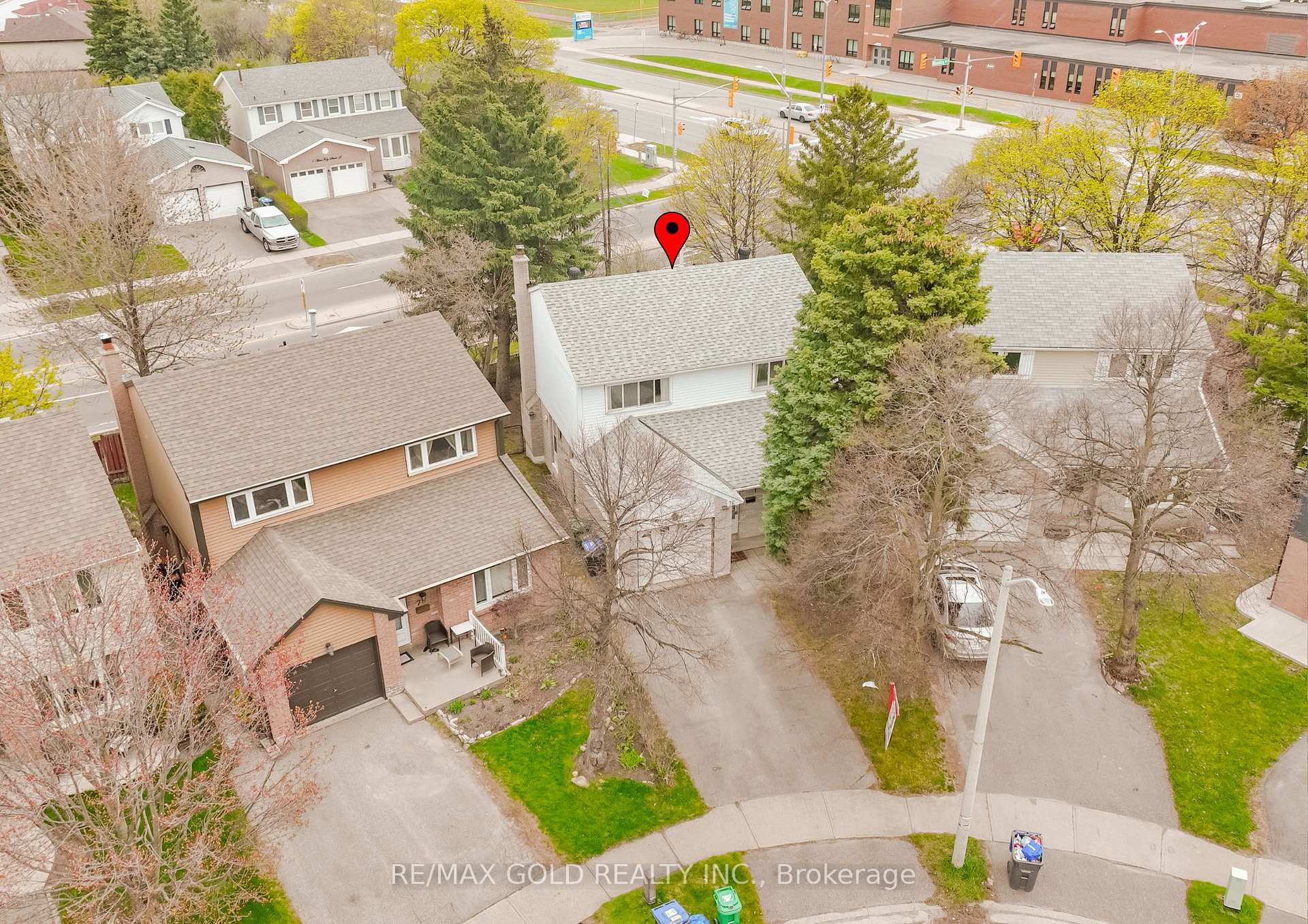 Photo 41 of 76 Mayfair Crescent, Brampton, Central Park — HOMEH