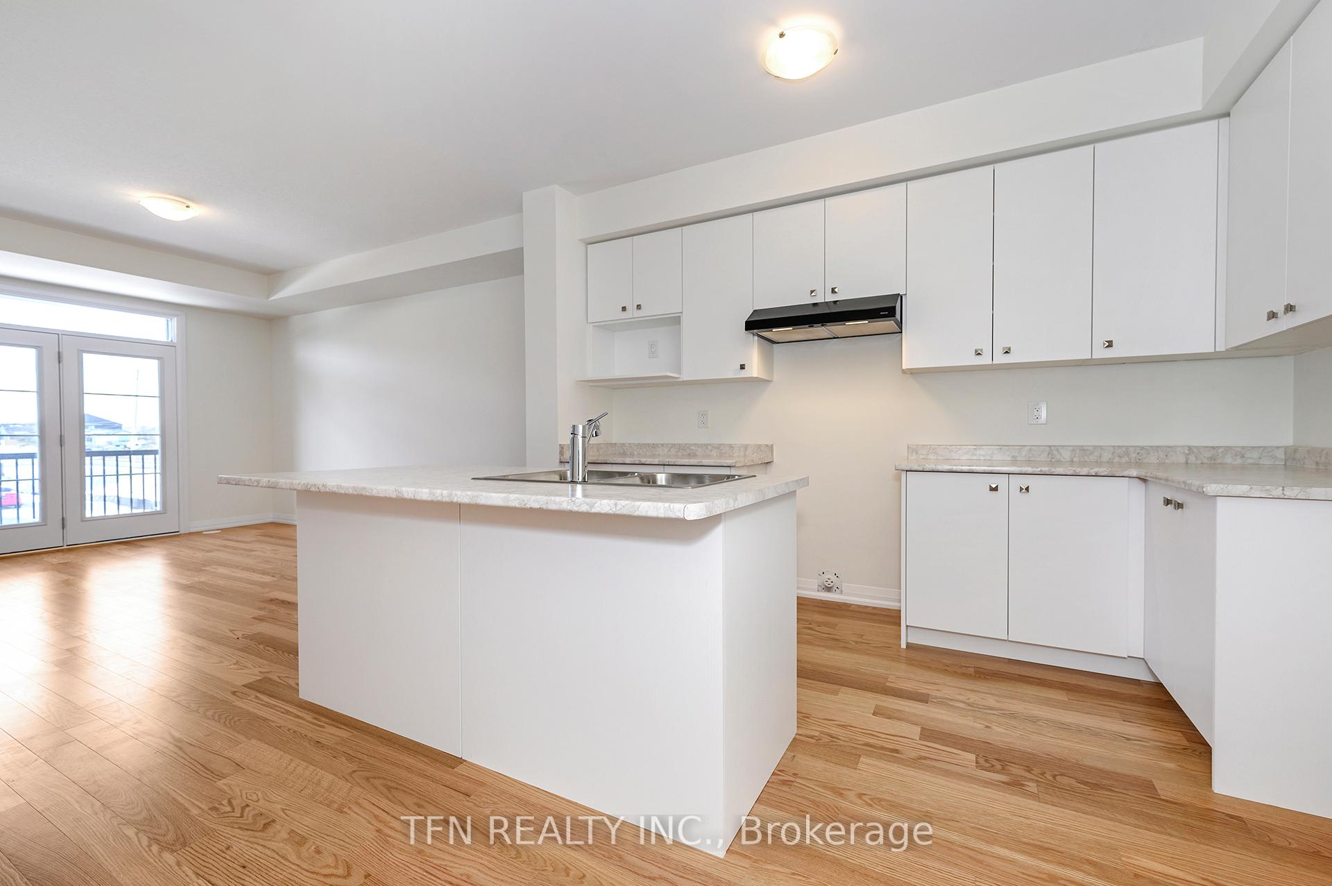 Photo 7 of 47 Norwich Crescent, Haldimand — HOMEH