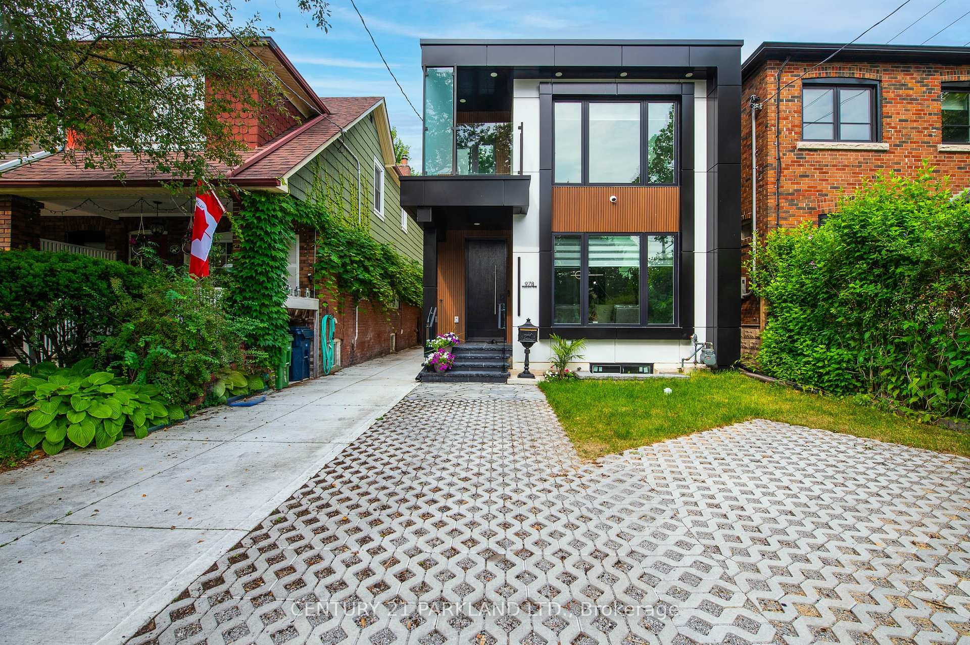 Front of 978 Carlaw Avenue