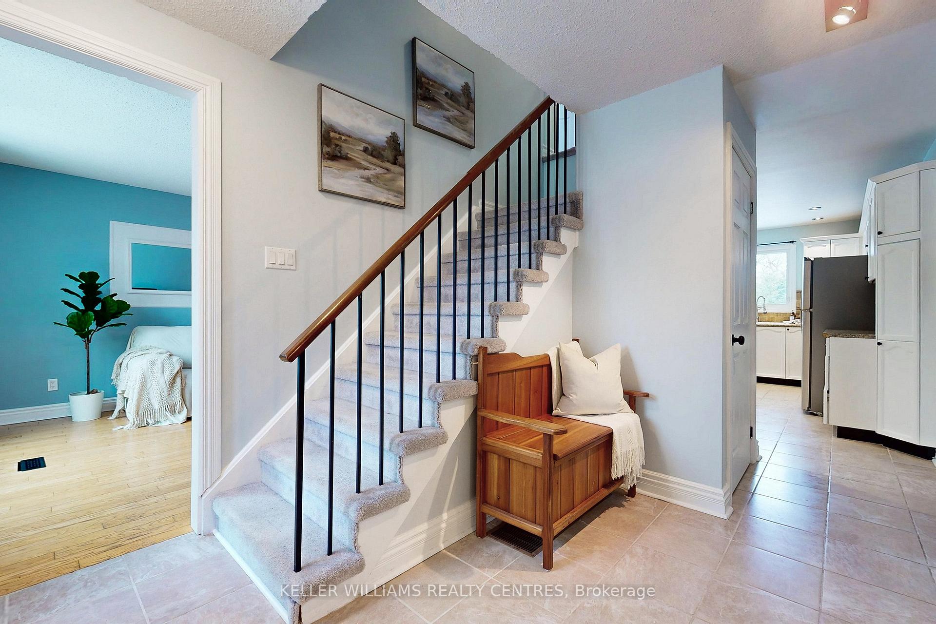 Photo 4 of 345 Hickling Trail, Barrie, Grove East — HOMEH
