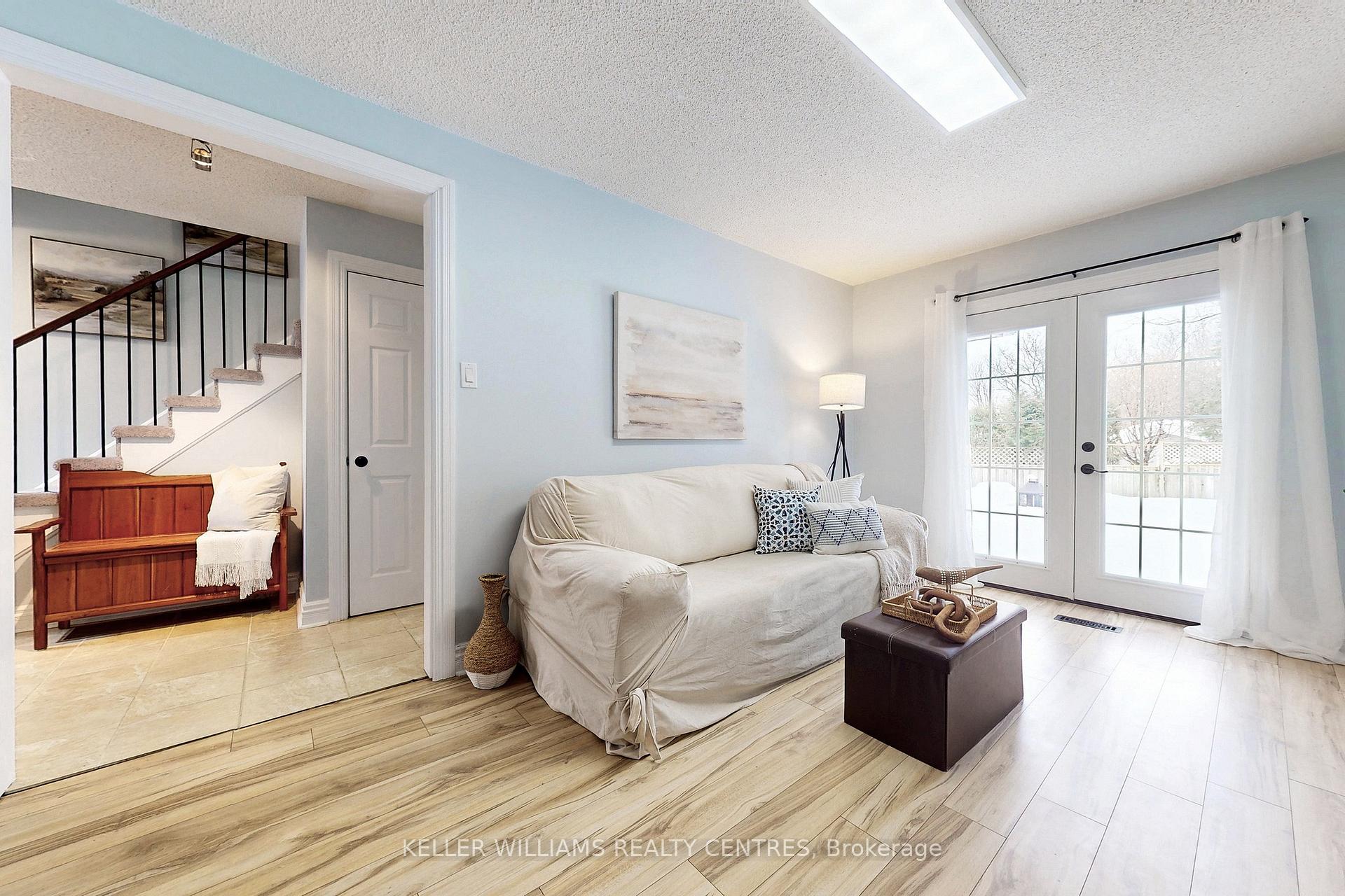 Photo 5 of 345 Hickling Trail, Barrie, Grove East — HOMEH