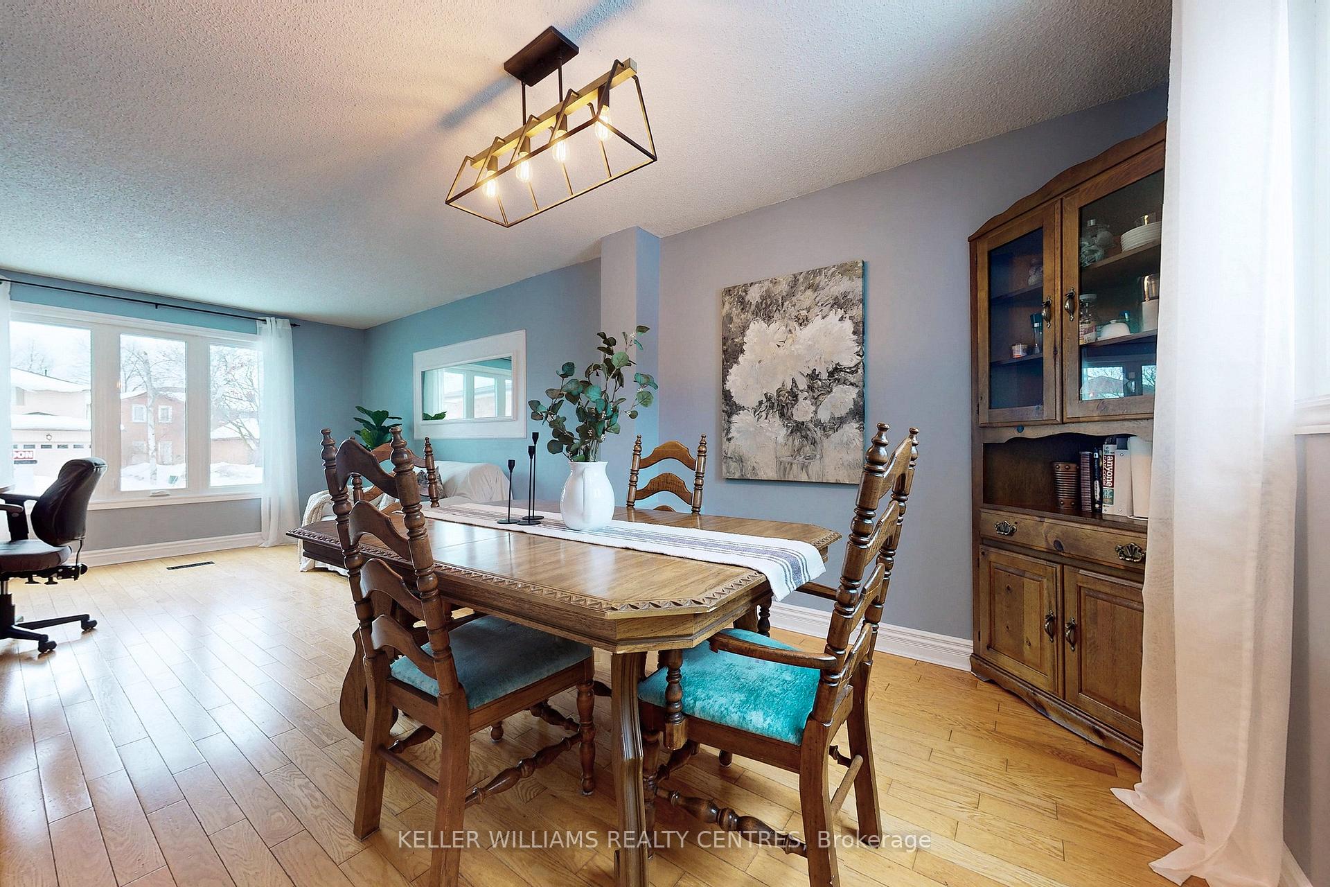 Photo 8 of 345 Hickling Trail, Barrie, Grove East — HOMEH