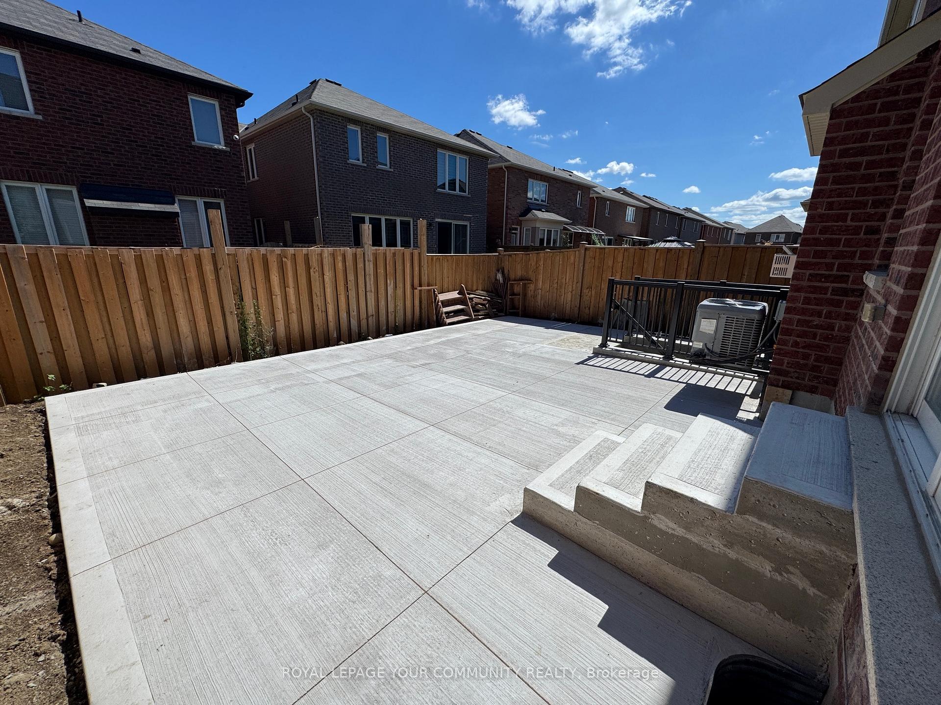Photo 21 of 31 Averill Road, Brampton, Northwest Brampton — HOMEH