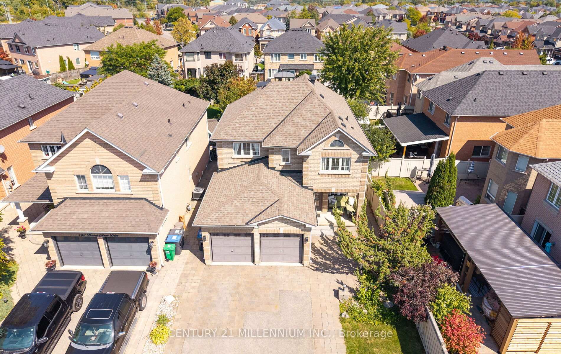 Photo 3 of 180 Harvest Moon Drive, Caledon, Bolton West — HOMEH