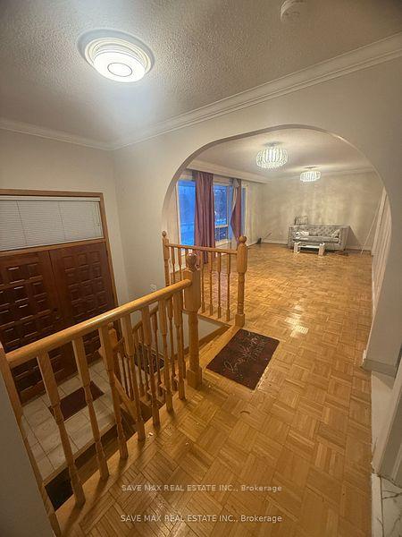Photo 4 of 15 Meadowland Gate, Brampton, Bram East — HOMEH