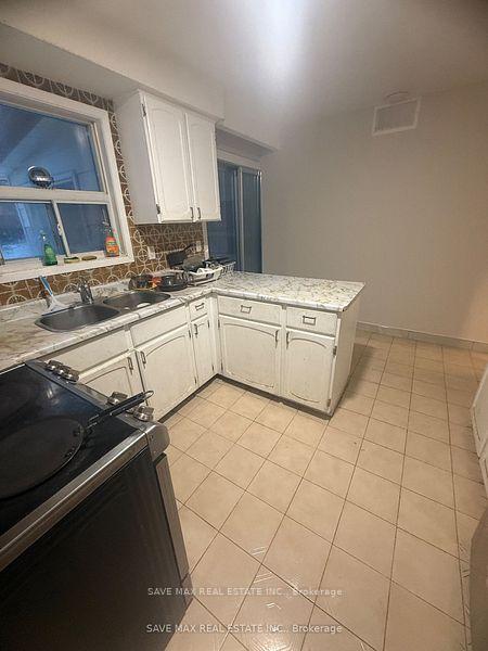 Photo 12 of 15 Meadowland Gate, Brampton, Bram East — HOMEH