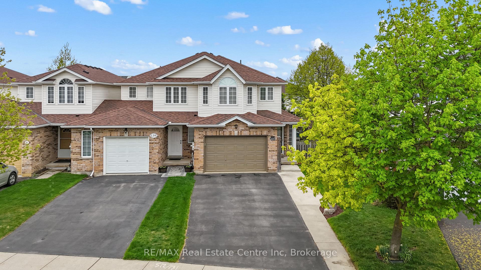 Photo 2 of 137 Gosling Gardens, Guelph, Clairfields/Hanlon Business Park — HOMEH