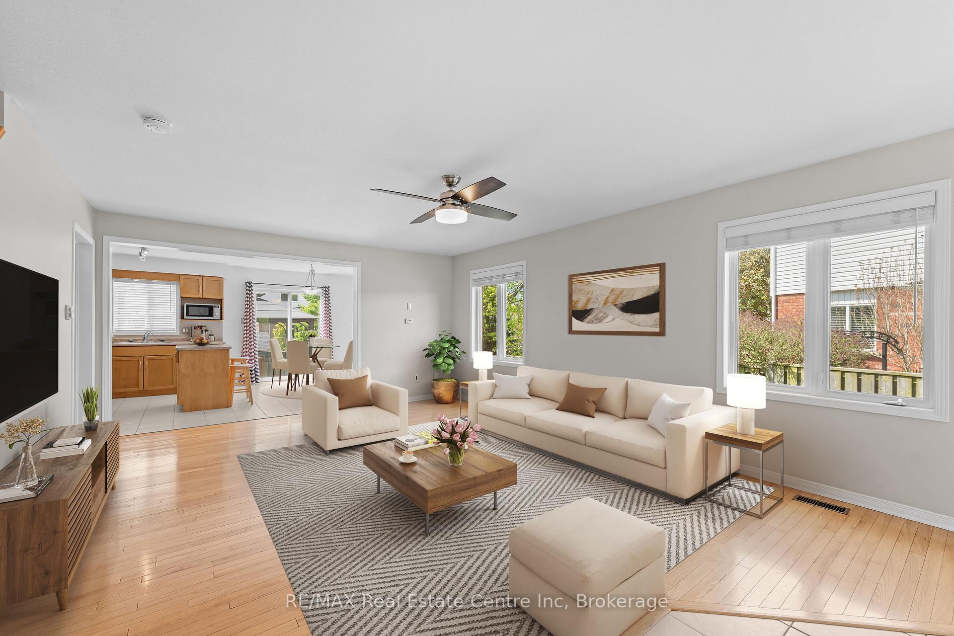 Photo 18 of 137 Gosling Gardens, Guelph, Clairfields/Hanlon Business Park — HOMEH