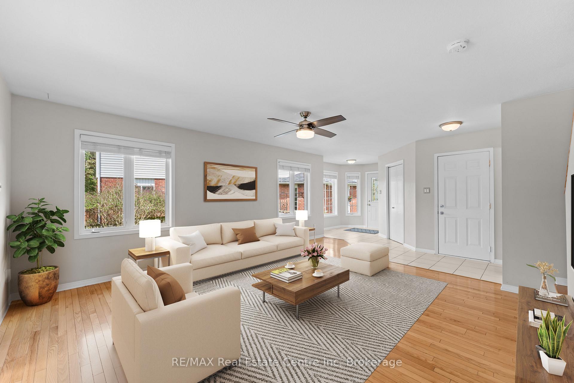 Photo 21 of 137 Gosling Gardens, Guelph, Clairfields/Hanlon Business Park — HOMEH
