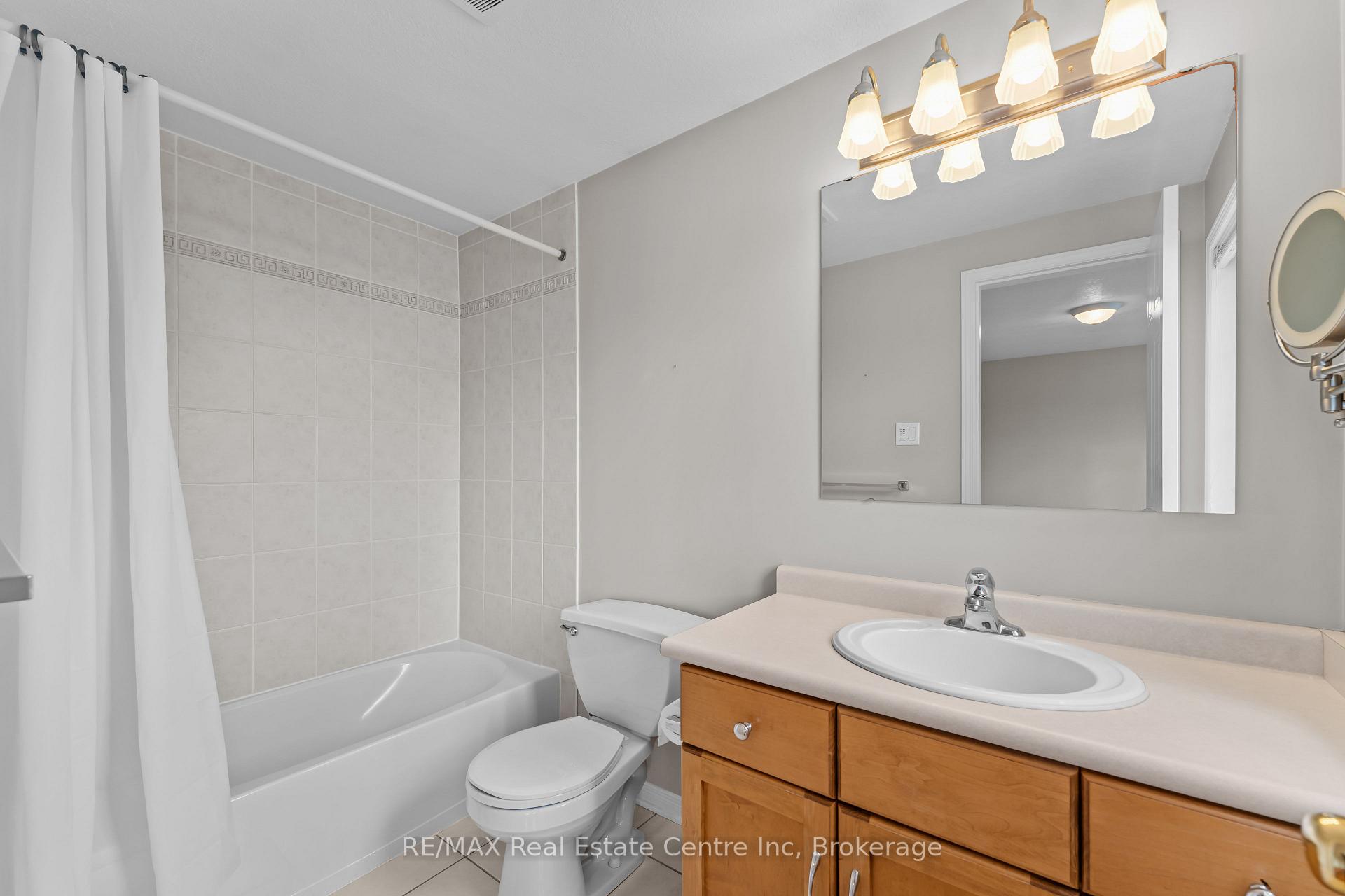 Photo 40 of 137 Gosling Gardens, Guelph, Clairfields/Hanlon Business Park — HOMEH