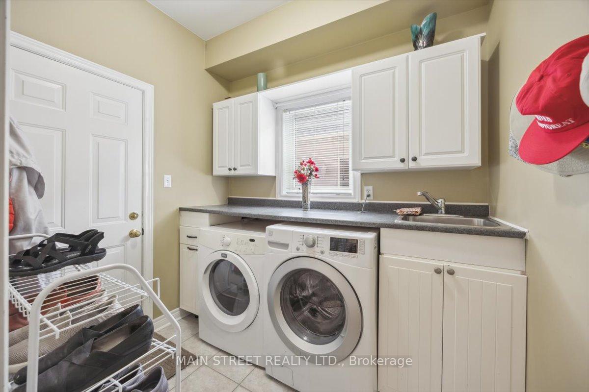 Photo 13 of 9 Silverstone Crescent, Georgina, Keswick South — HOMEH
