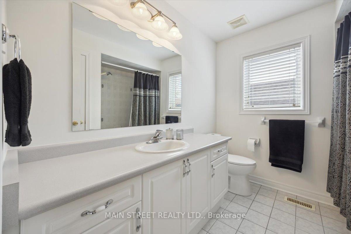 Photo 15 of 9 Silverstone Crescent, Georgina, Keswick South — HOMEH