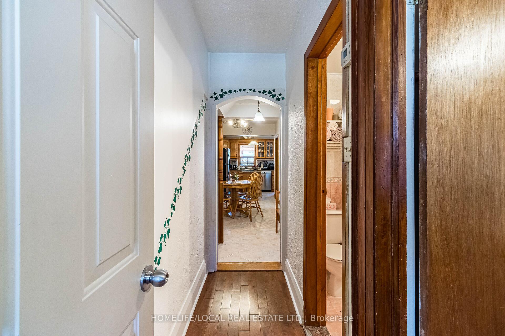 Photo 8 of 41 Rusholme Drive, Toronto, Little Portugal — HOMEH