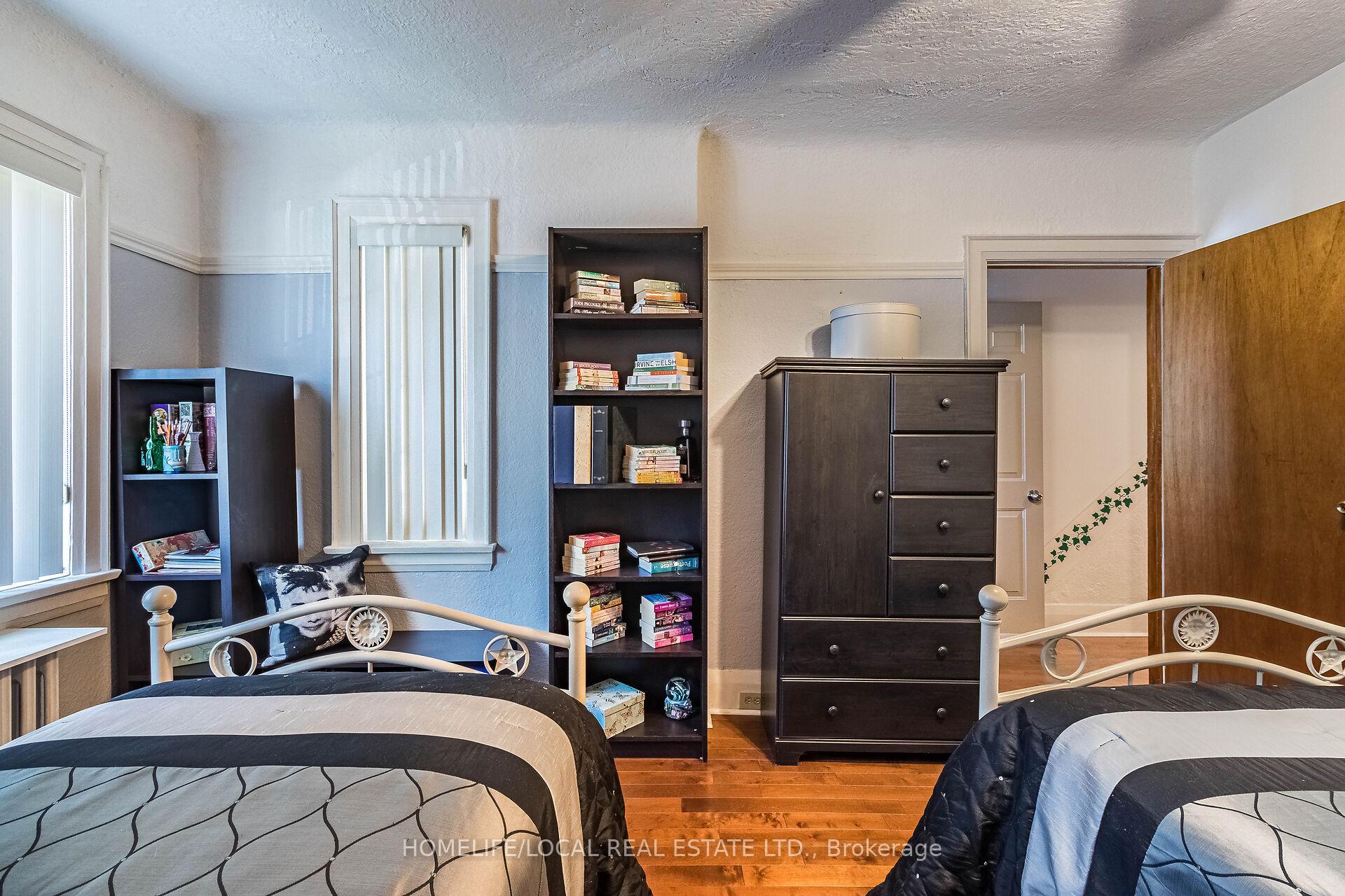 Photo 4 of 41 Rusholme Drive, Toronto, Little Portugal — HOMEH