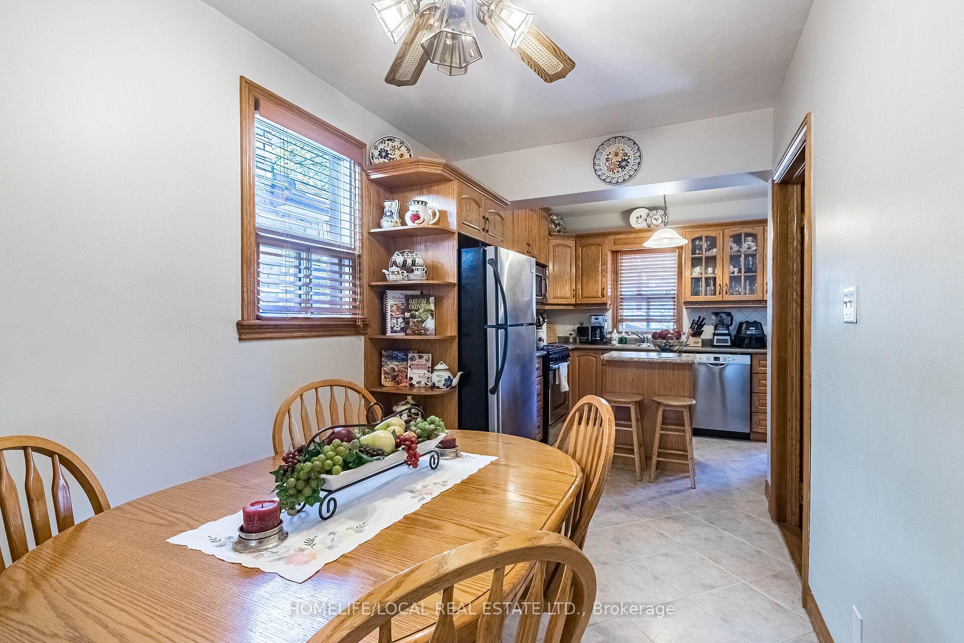 Photo 11 of 41 Rusholme Drive, Toronto, Little Portugal — HOMEH