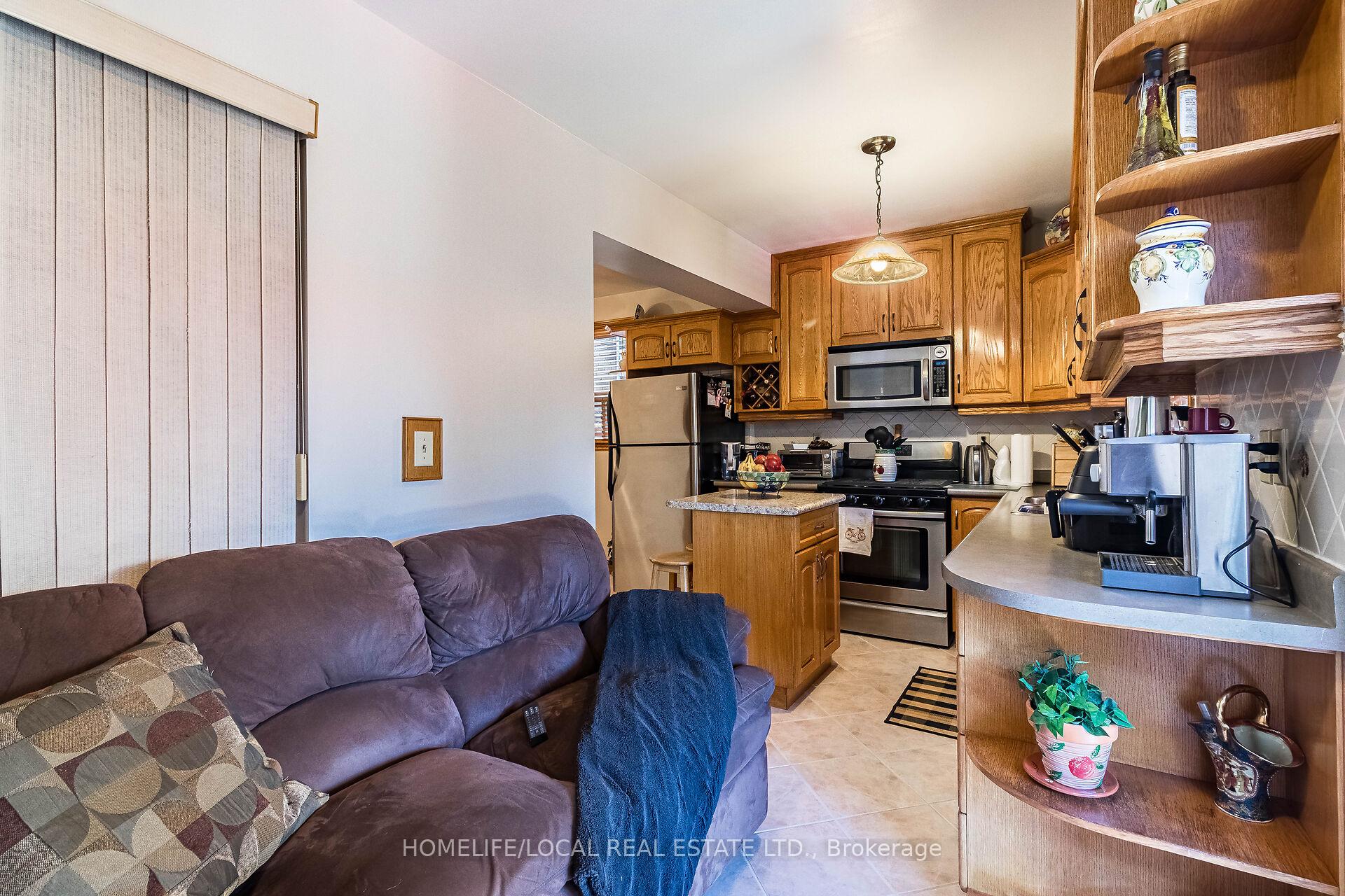 Photo 12 of 41 Rusholme Drive, Toronto, Little Portugal — HOMEH