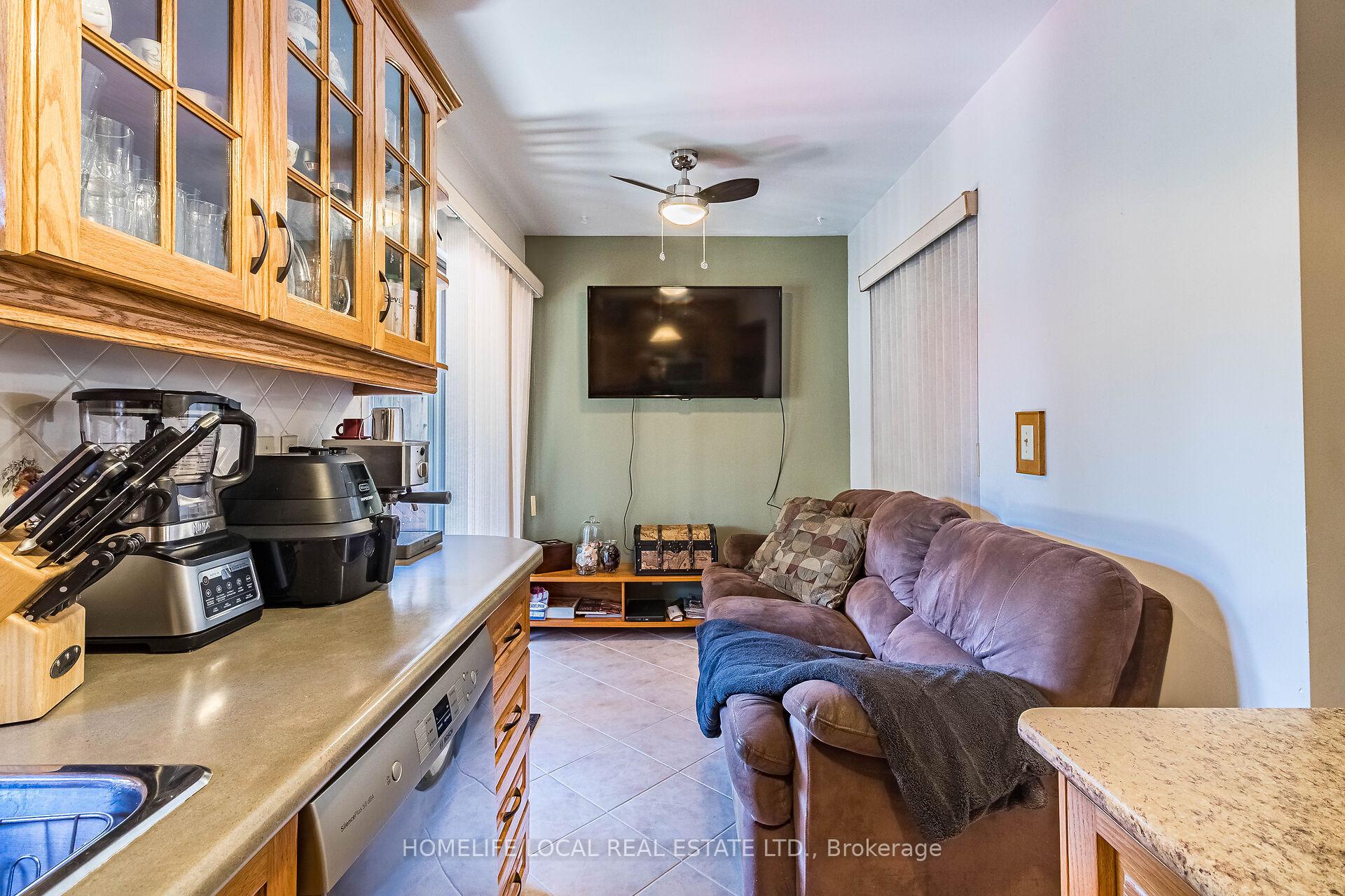 Photo 24 of 41 Rusholme Drive, Toronto, Little Portugal — HOMEH