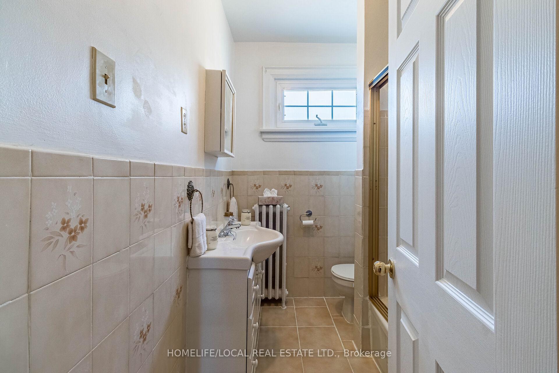 Photo 36 of 41 Rusholme Drive, Toronto, Little Portugal — HOMEH