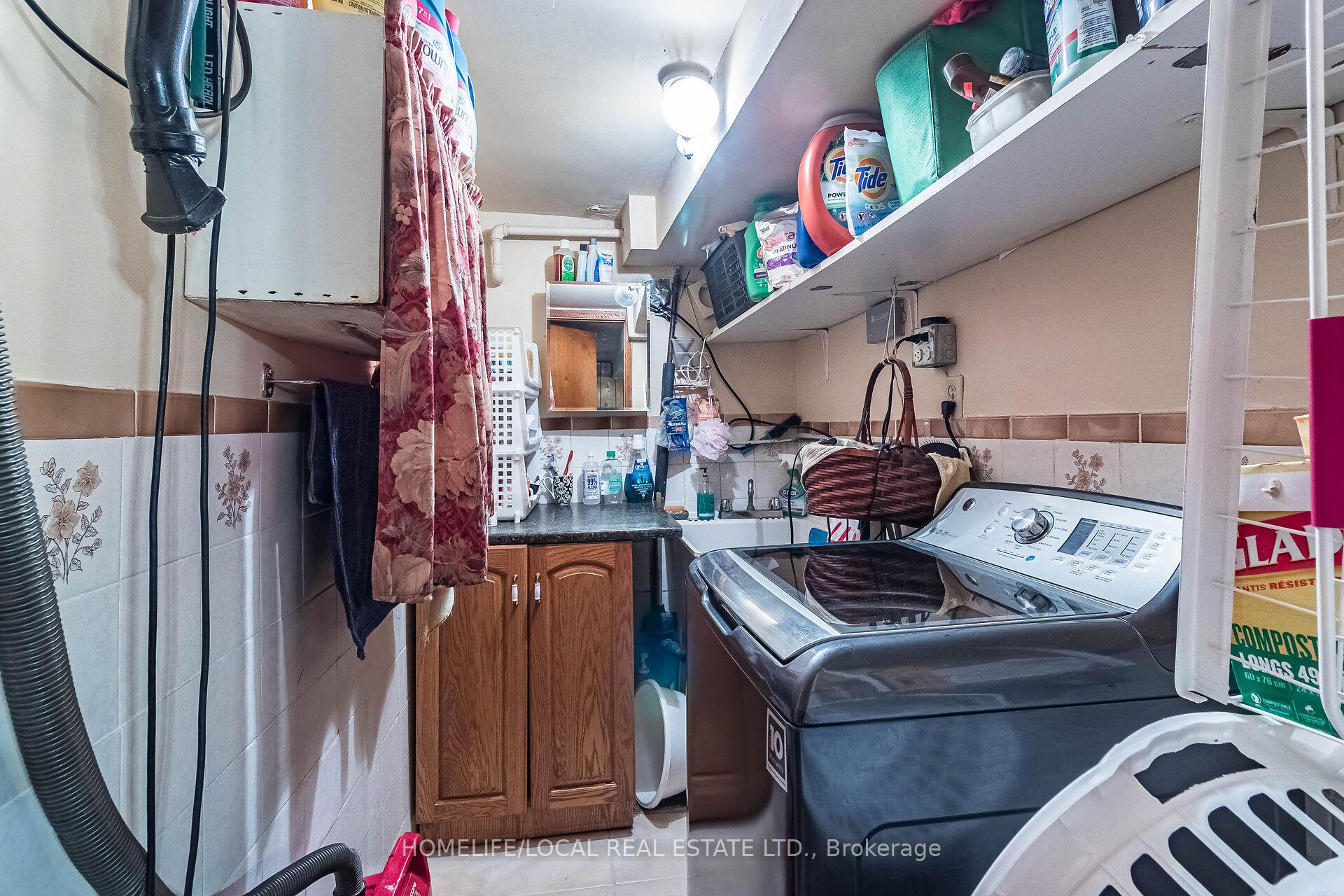 Photo 34 of 41 Rusholme Drive, Toronto, Little Portugal — HOMEH