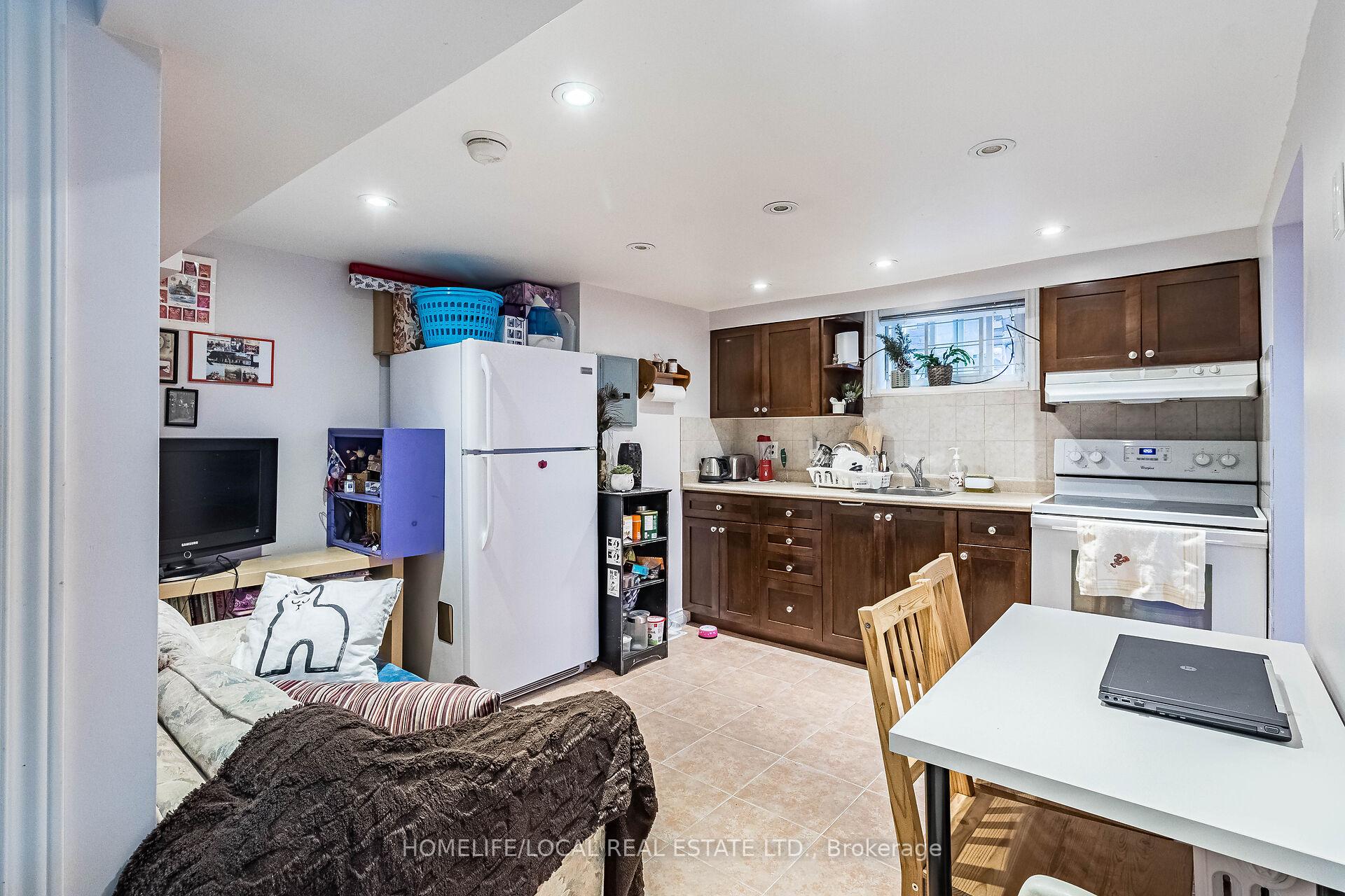 Photo 33 of 41 Rusholme Drive, Toronto, Little Portugal — HOMEH