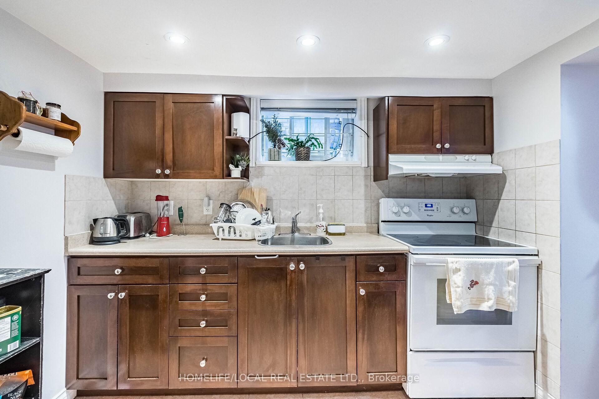 Photo 38 of 41 Rusholme Drive, Toronto, Little Portugal — HOMEH