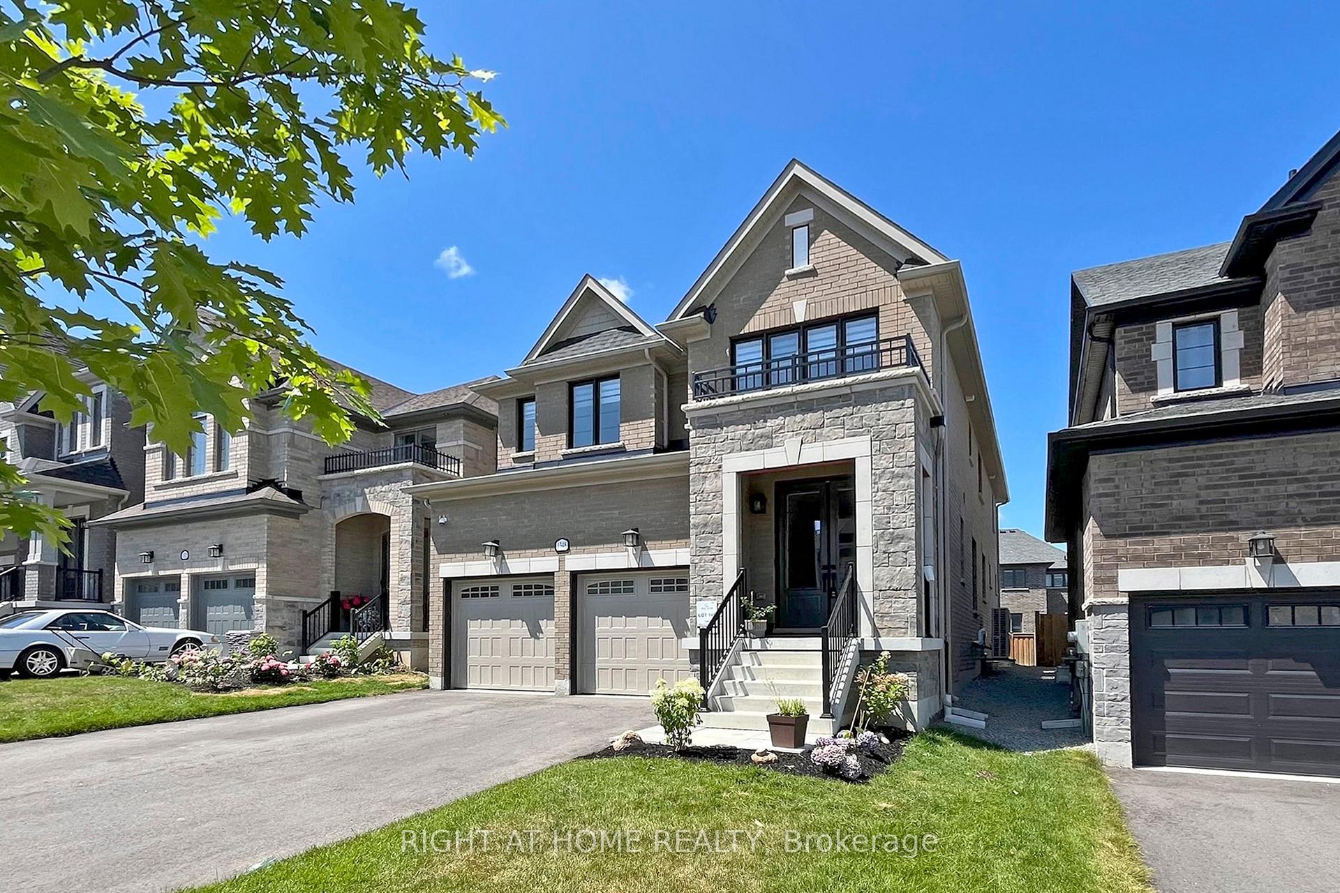 Photo 4 of 1348 Blackmore Street, Innisfil, Alcona — HOMEH