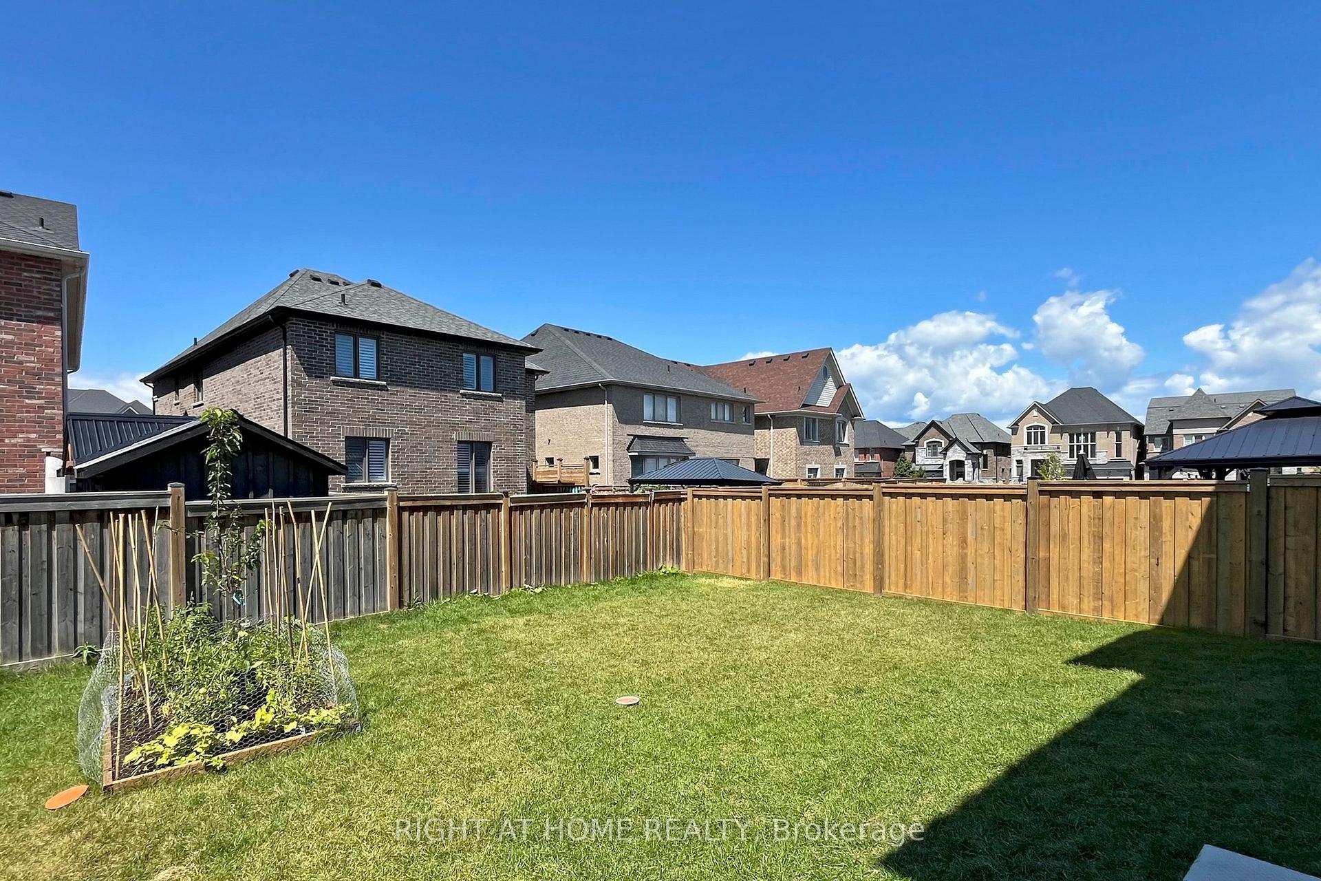 Photo 37 of 1348 Blackmore Street, Innisfil, Alcona — HOMEH