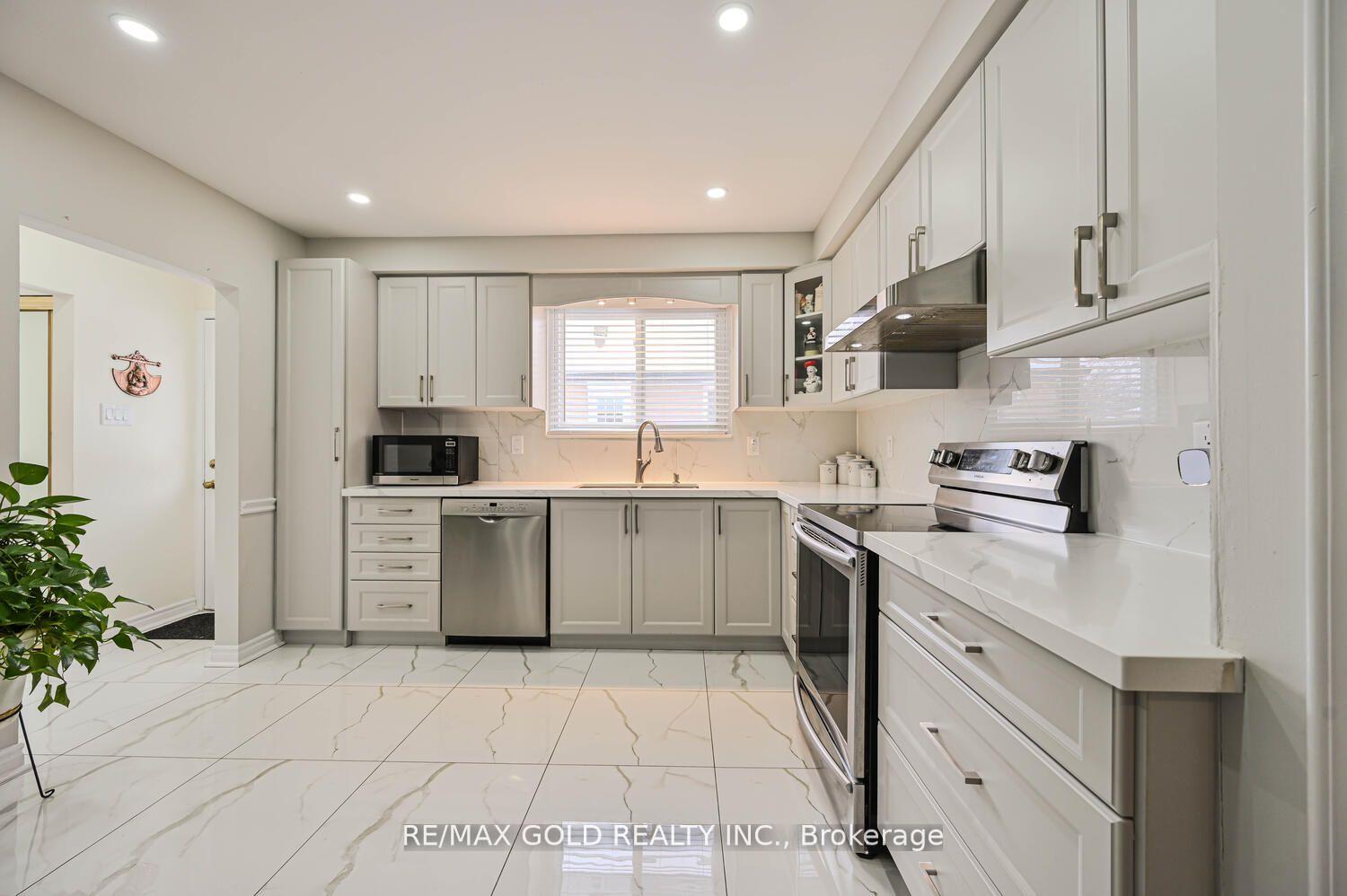 Photo 1 of 29 Doncaster Drive, Brampton, Southgate — HOMEH