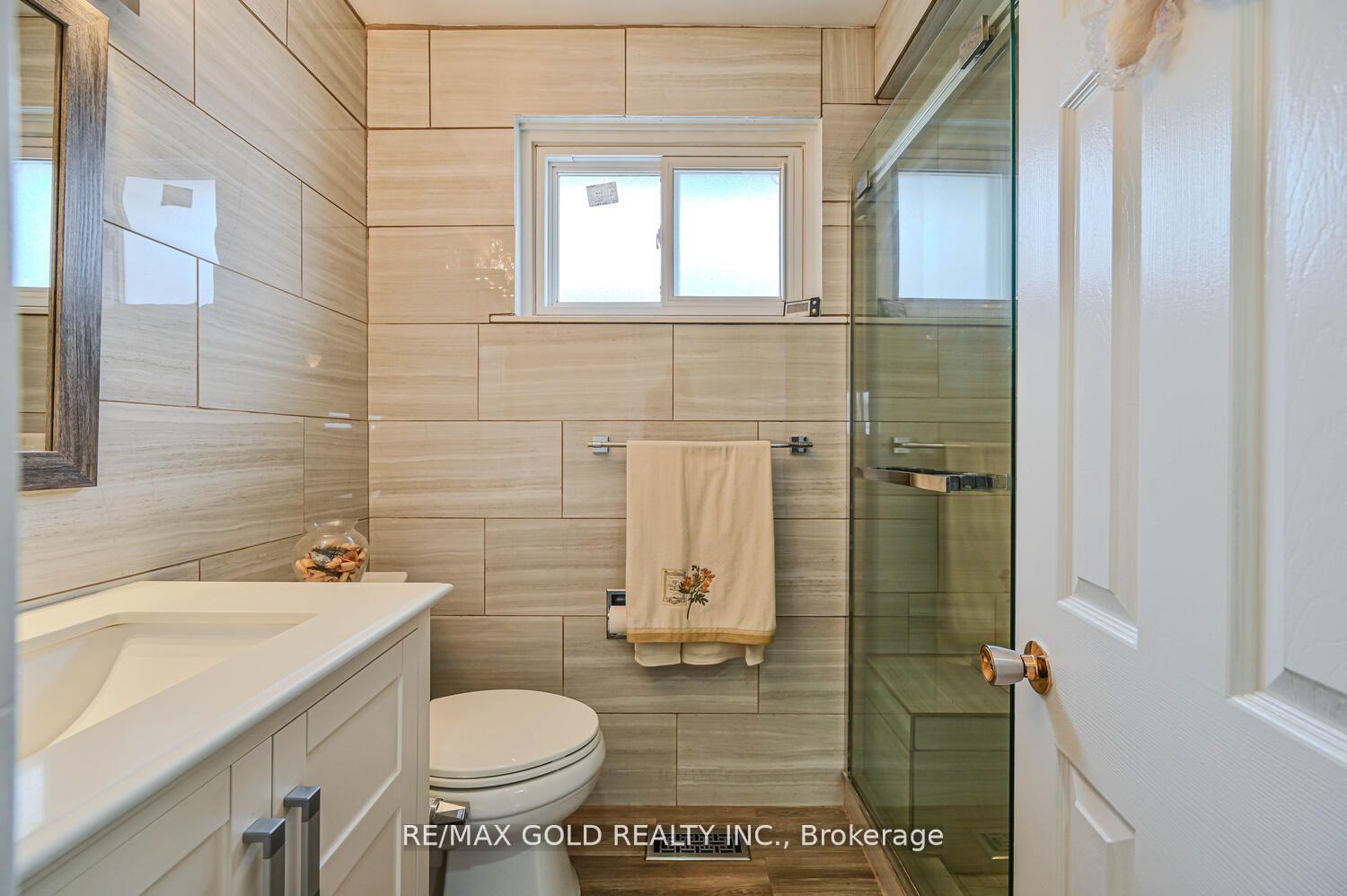Photo 20 of 29 Doncaster Drive, Brampton, Southgate — HOMEH