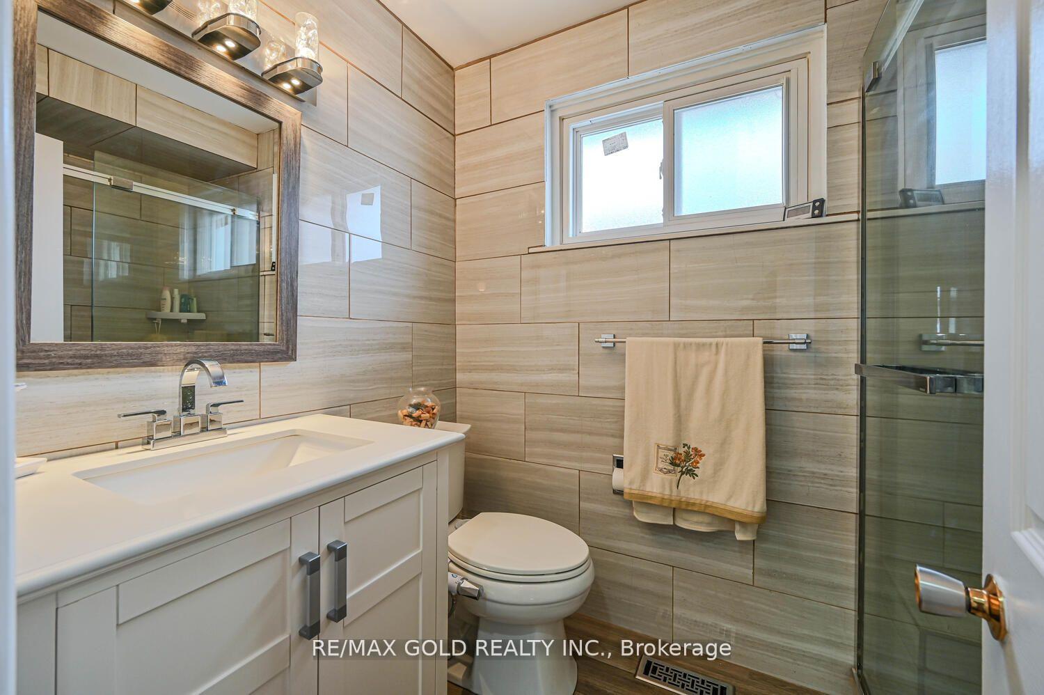 Photo 21 of 29 Doncaster Drive, Brampton, Southgate — HOMEH
