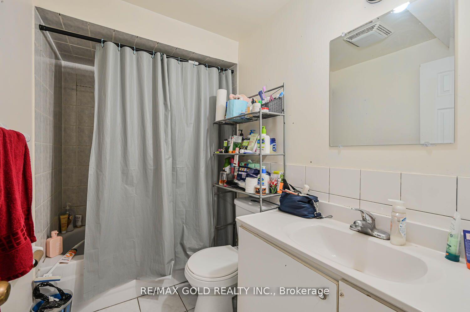 Photo 32 of 29 Doncaster Drive, Brampton, Southgate — HOMEH