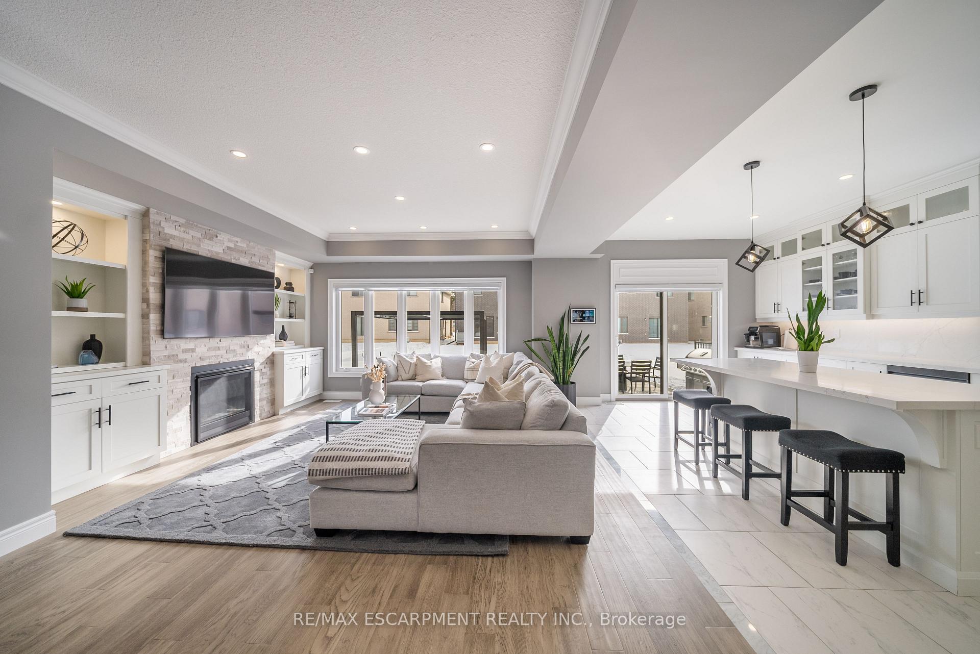 Photo 6 of 36 Miller Drive, Hamilton, Ancaster — HOMEH