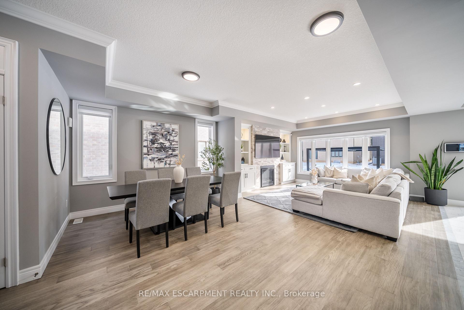 Photo 15 of 36 Miller Drive, Hamilton, Ancaster — HOMEH