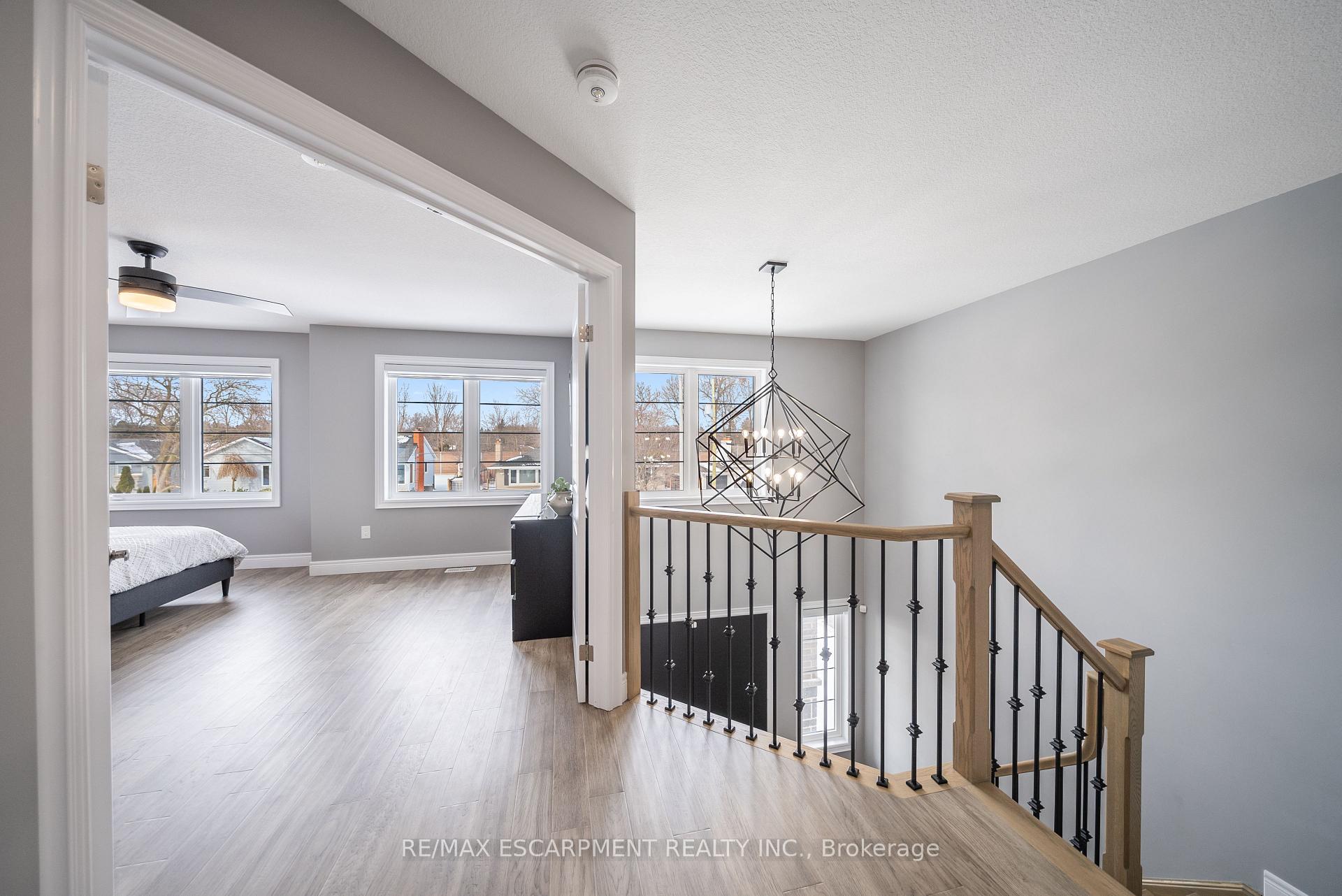 Photo 18 of 36 Miller Drive, Hamilton, Ancaster — HOMEH