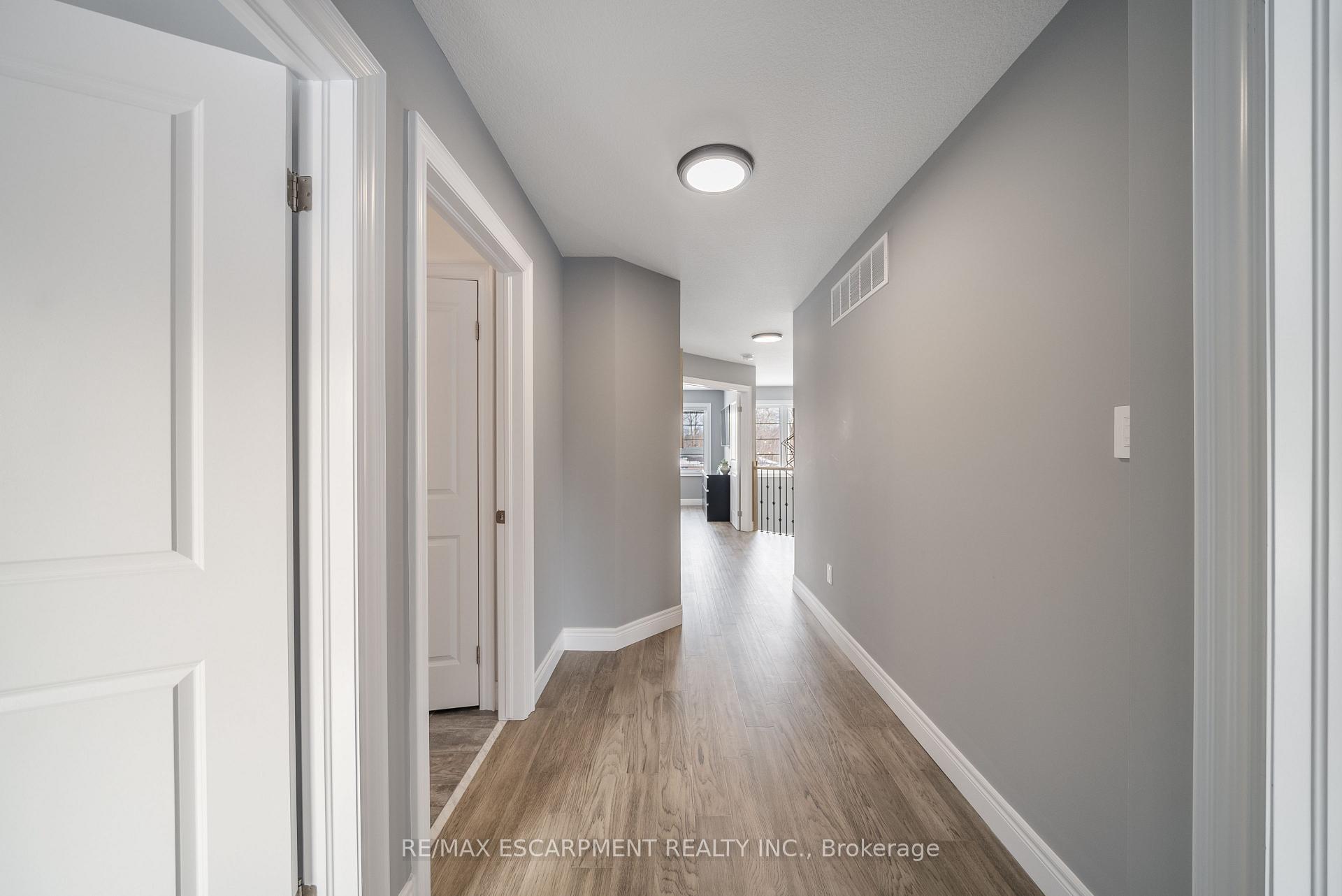 Photo 21 of 36 Miller Drive, Hamilton, Ancaster — HOMEH