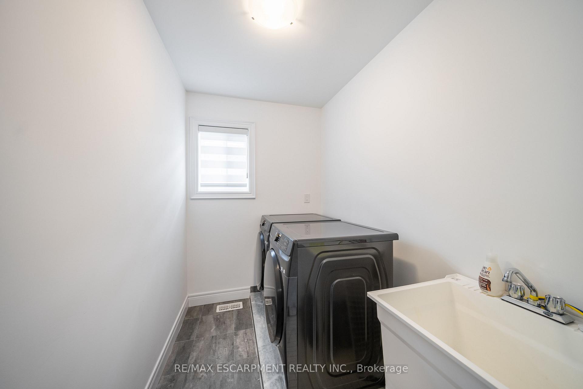 Photo 29 of 36 Miller Drive, Hamilton, Ancaster — HOMEH