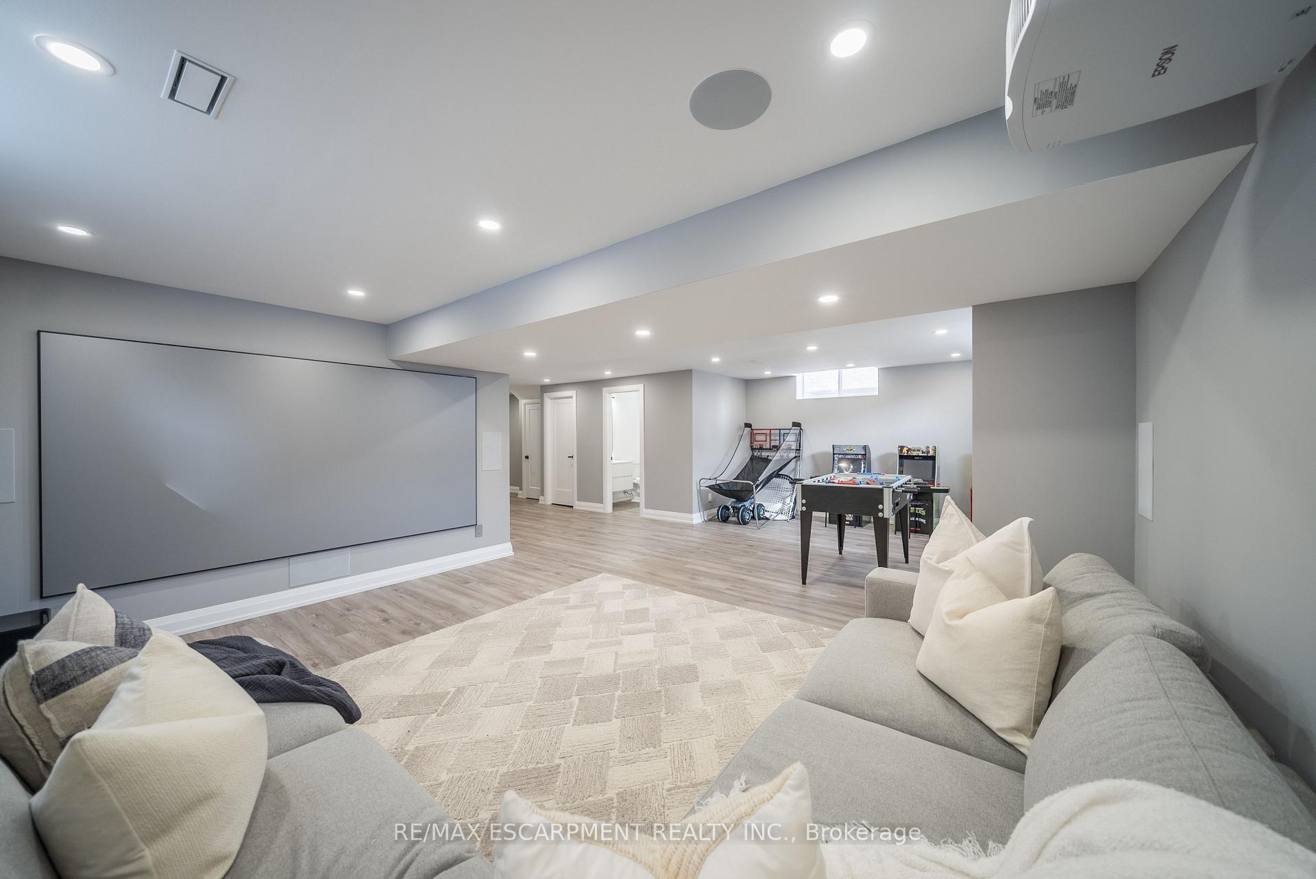Photo 38 of 36 Miller Drive, Hamilton, Ancaster — HOMEH