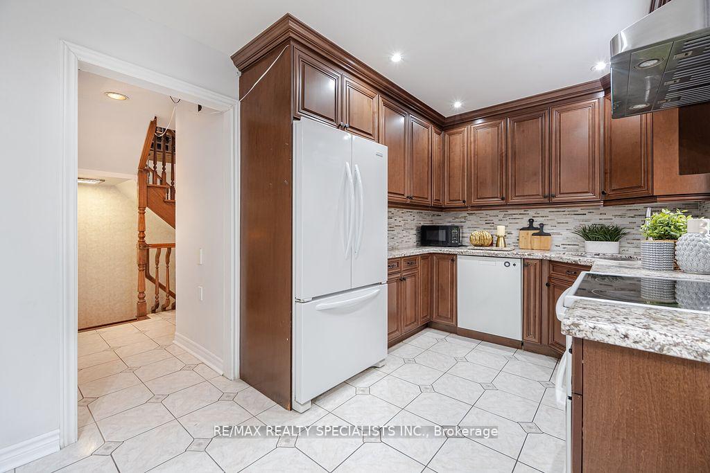 Photo 14 of 106 Elderwood Place, Brampton, Brampton North — HOMEH