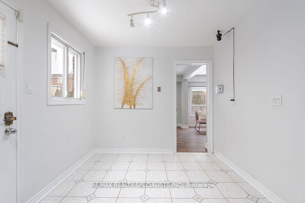 Photo 9 of 106 Elderwood Place, Brampton, Brampton North — HOMEH